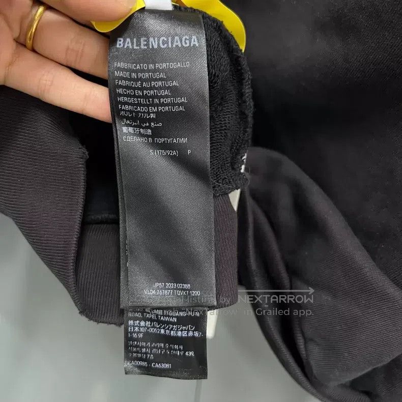 Balenciaga Balenciaga Letter Print Qilin Arm Hoodie Size US S / EU 44-46 / 1 - 4 Thumbnail