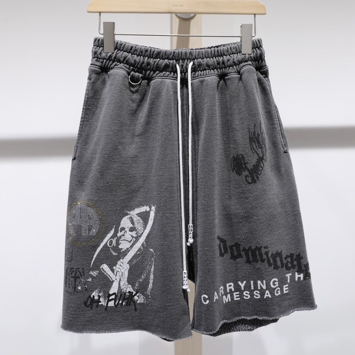Paly Hollywood Paly Hollywood Carrying The Message Sweatshort Vintage Black Size US 32 / EU 48 - 1 Thumbnail