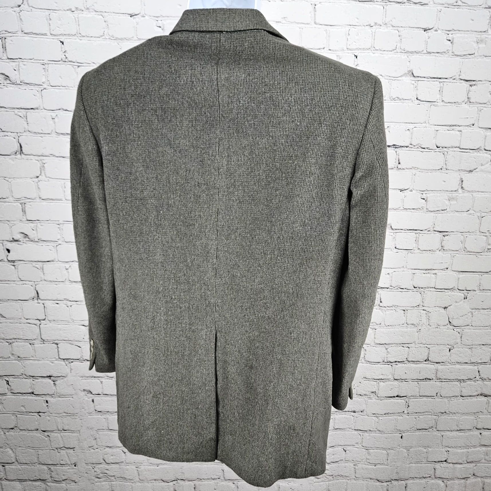 Vintage VINTAGE Roberto Vasalli Grey Camelhair Wool Blend 2 Button Notch Blazer Sport Coat 38R Mens Wool Camelgray Blazer 38R"} Size 38R - 2 Thumbnail