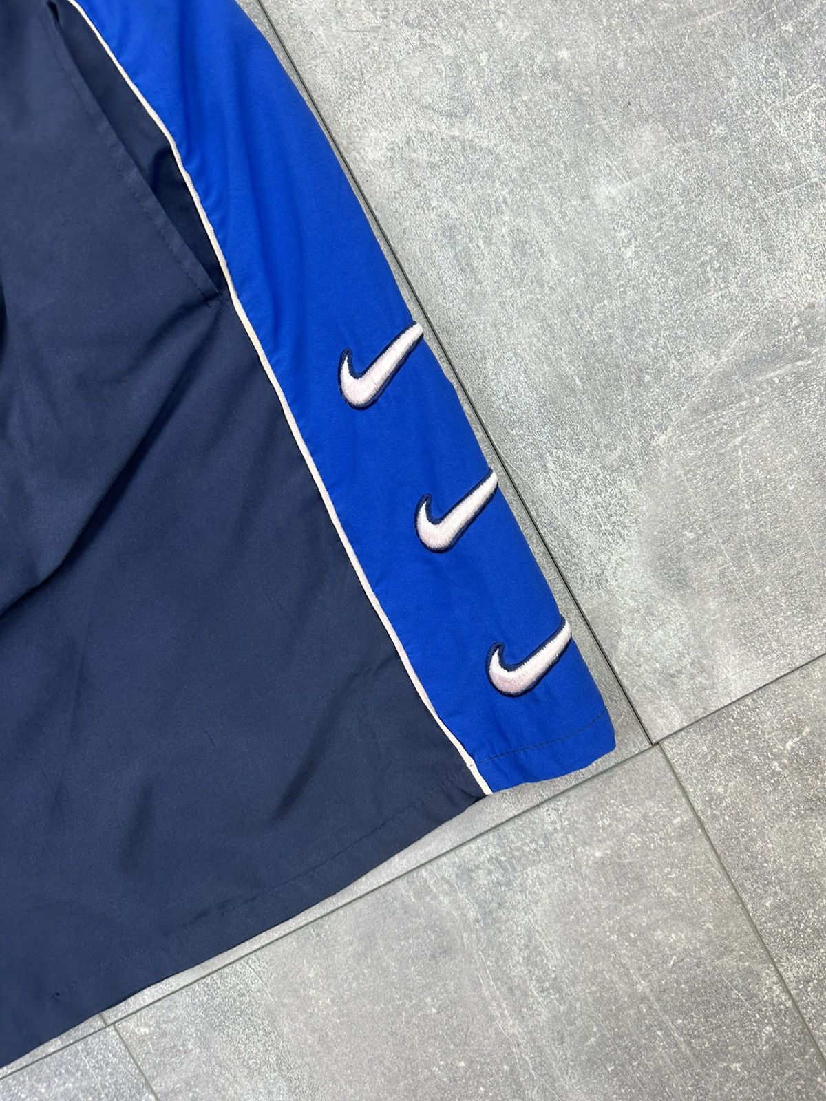 Nike Nike Vintage Y2K Shorts Small Swoosh Size US 36 / EU 52 - 9 Thumbnail