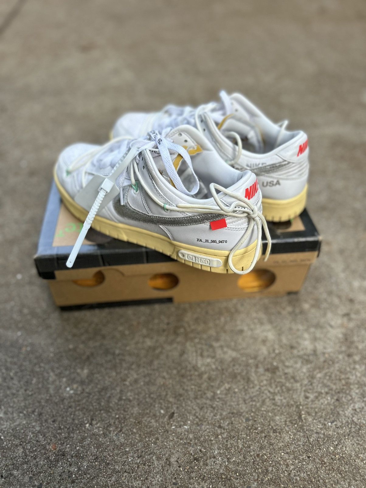 Jordan Brand × Nike × Off-White Off White Dunk low x “Lot 01 of 50” Size US 9 / EU 42 - 3 Thumbnail