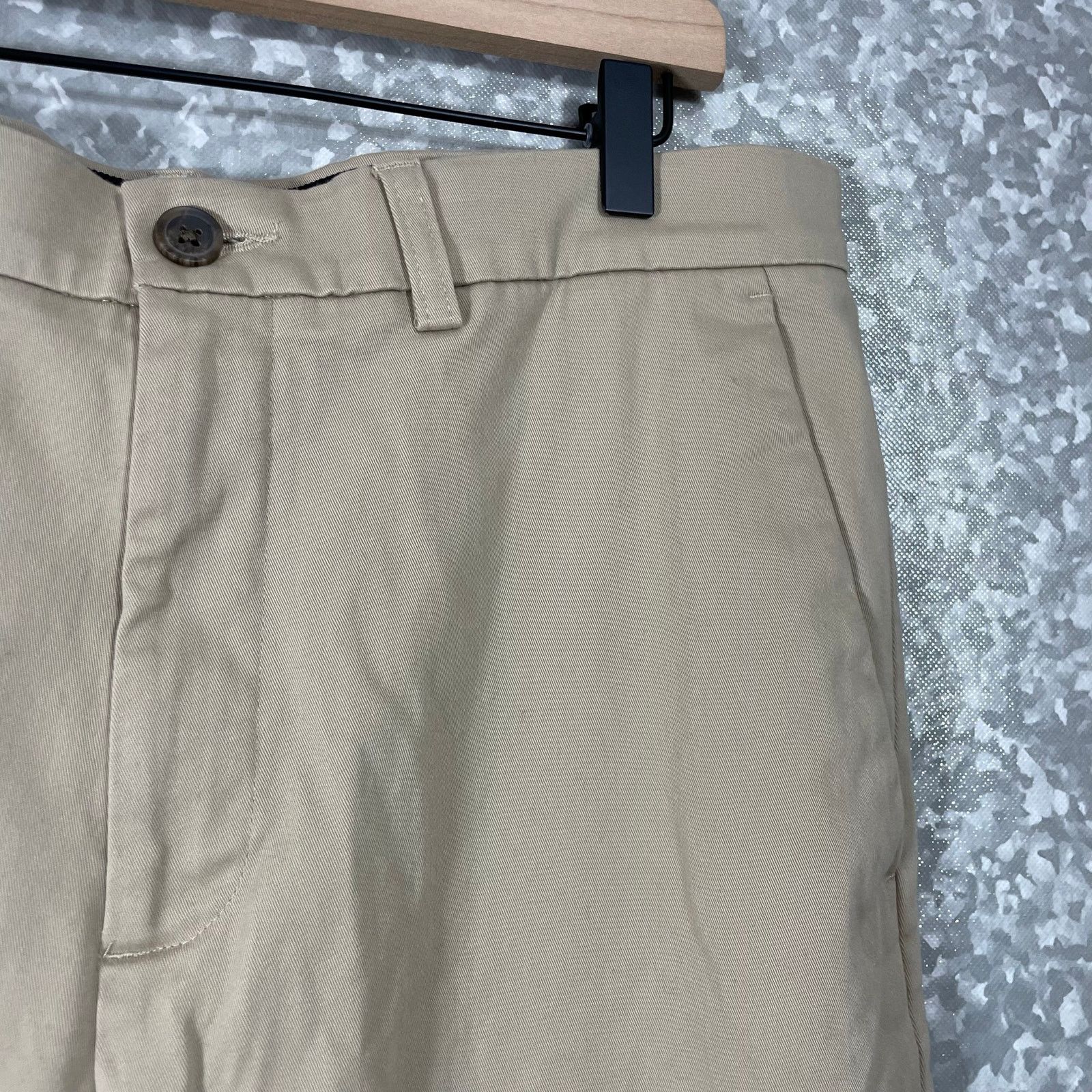 Haggar Haggar Men's Khaki Expandomatic Stretch Chino Pants - 34x30 Size US 34 / EU 50 - 2 Thumbnail