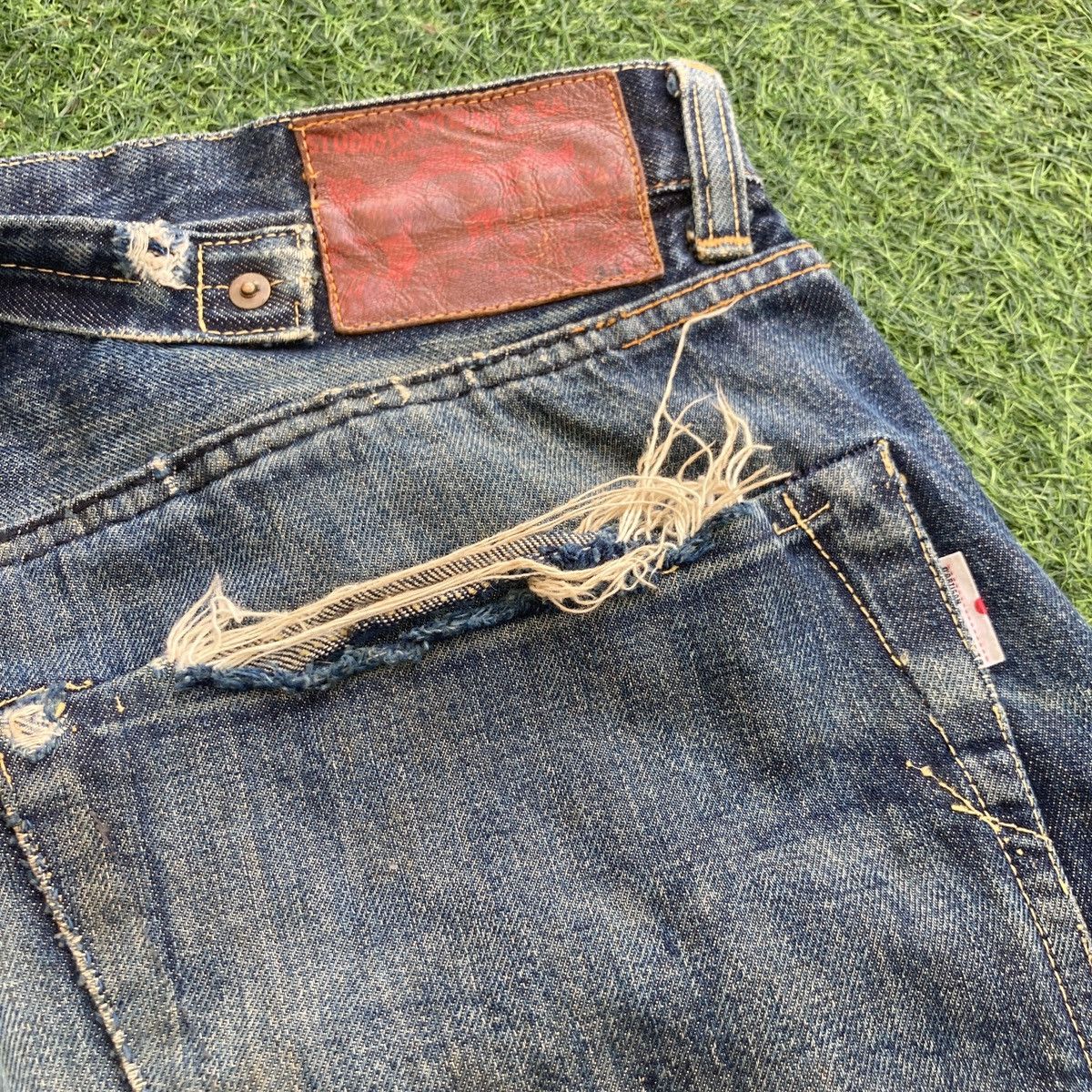 Studio D'Artisan VINTAGE STUDIO D’ ARTISAN BUCKLE BACK SELVEDGE DISTRESSED Size US 34 / EU 50 - 15 Thumbnail