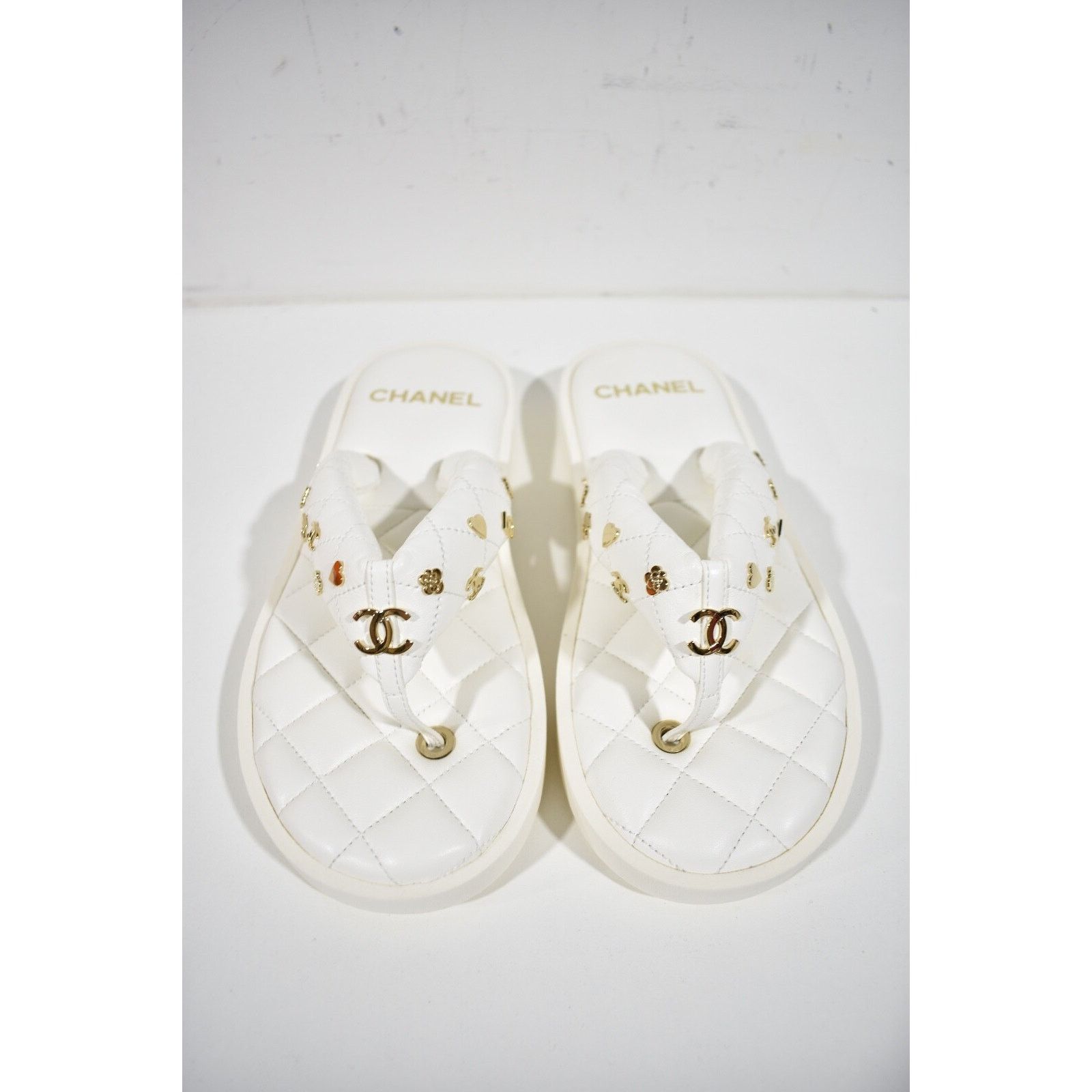 Chanel Chanel 23P White Quilted Charms Padded Pool Thong Logo Size US 10 / IT 40 - 8 Thumbnail