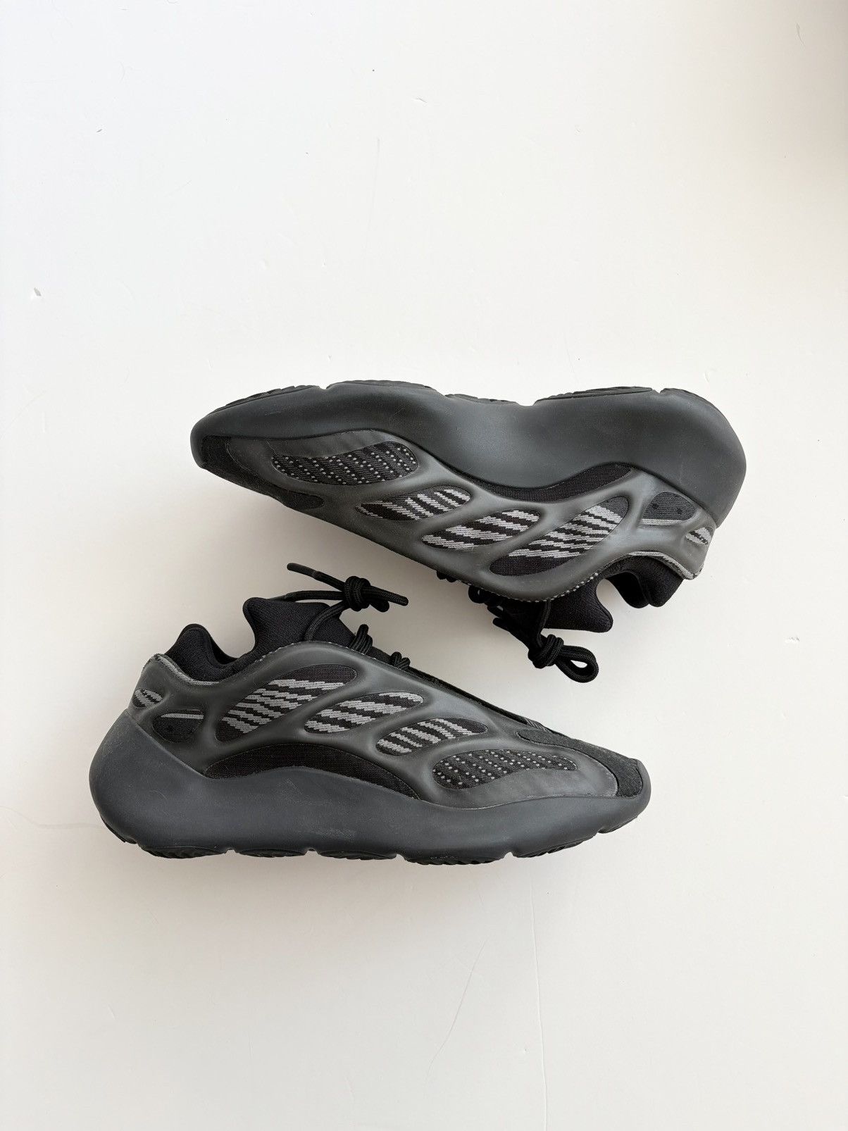 Yeezy Yeezy 700 sneakers in Alvah Size US 8 / EU 41 - 3 Thumbnail