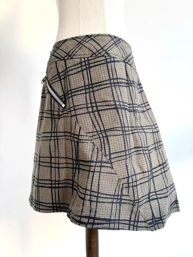 Vivienne Westwood Vivienne Westwood size 3 Grey checkered asymmetrically cut Size 26" / US 2 / IT 38 - 4 Thumbnail