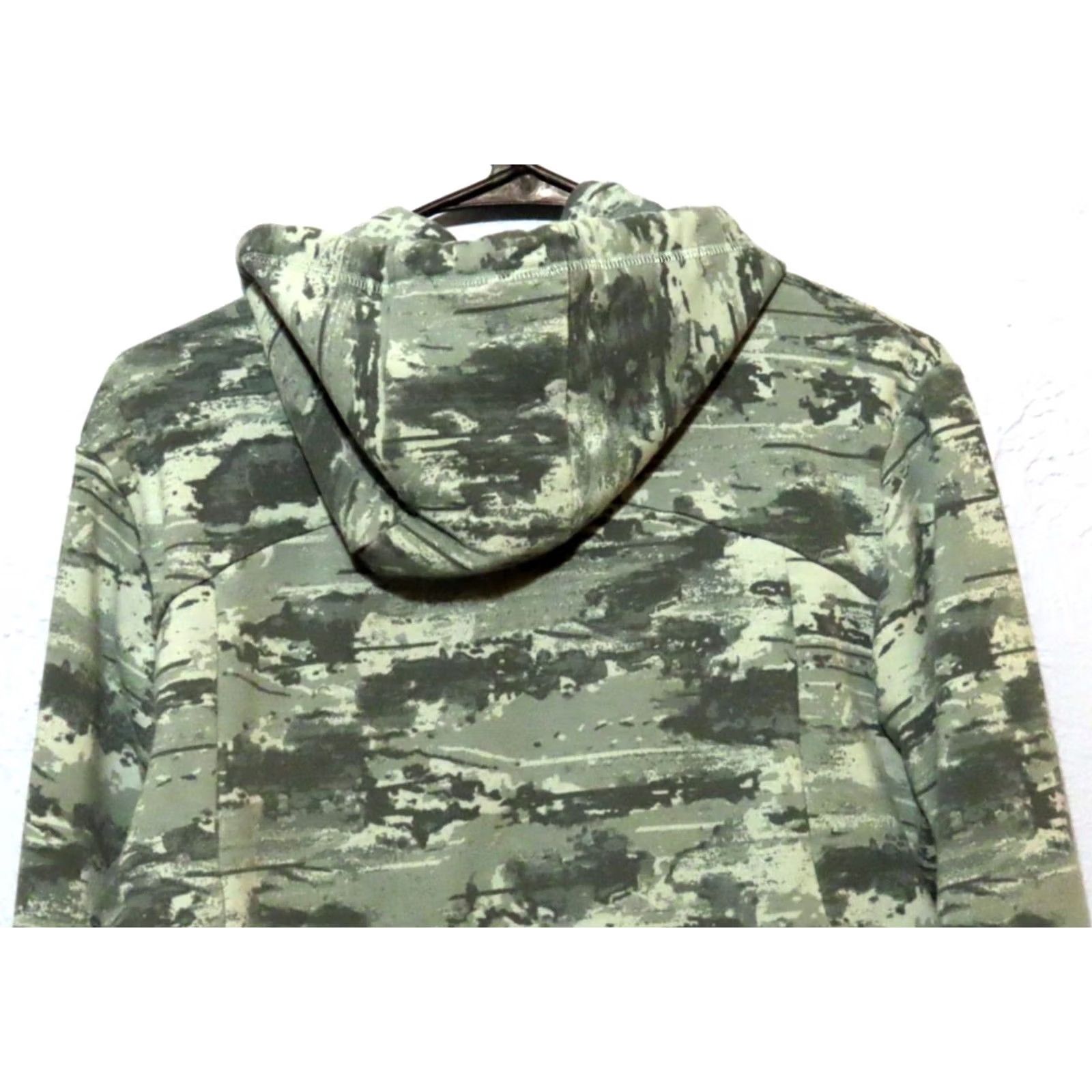 Gymshark Gymshark Hoodie Men Small Green Camo Pullover Multicolor Logo Hooded Pullover Sweatshirt Short Sleeve Not Applicable Size US S / EU 44-46 / 1 - 8 Thumbnail