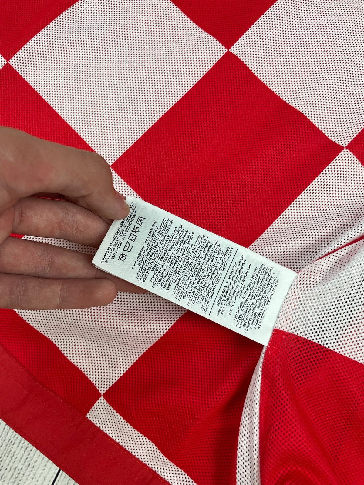 Nike Vintage nike Croatia soccer jacket size M red rare Size US M / EU 48-50 / 2 - 6 Thumbnail