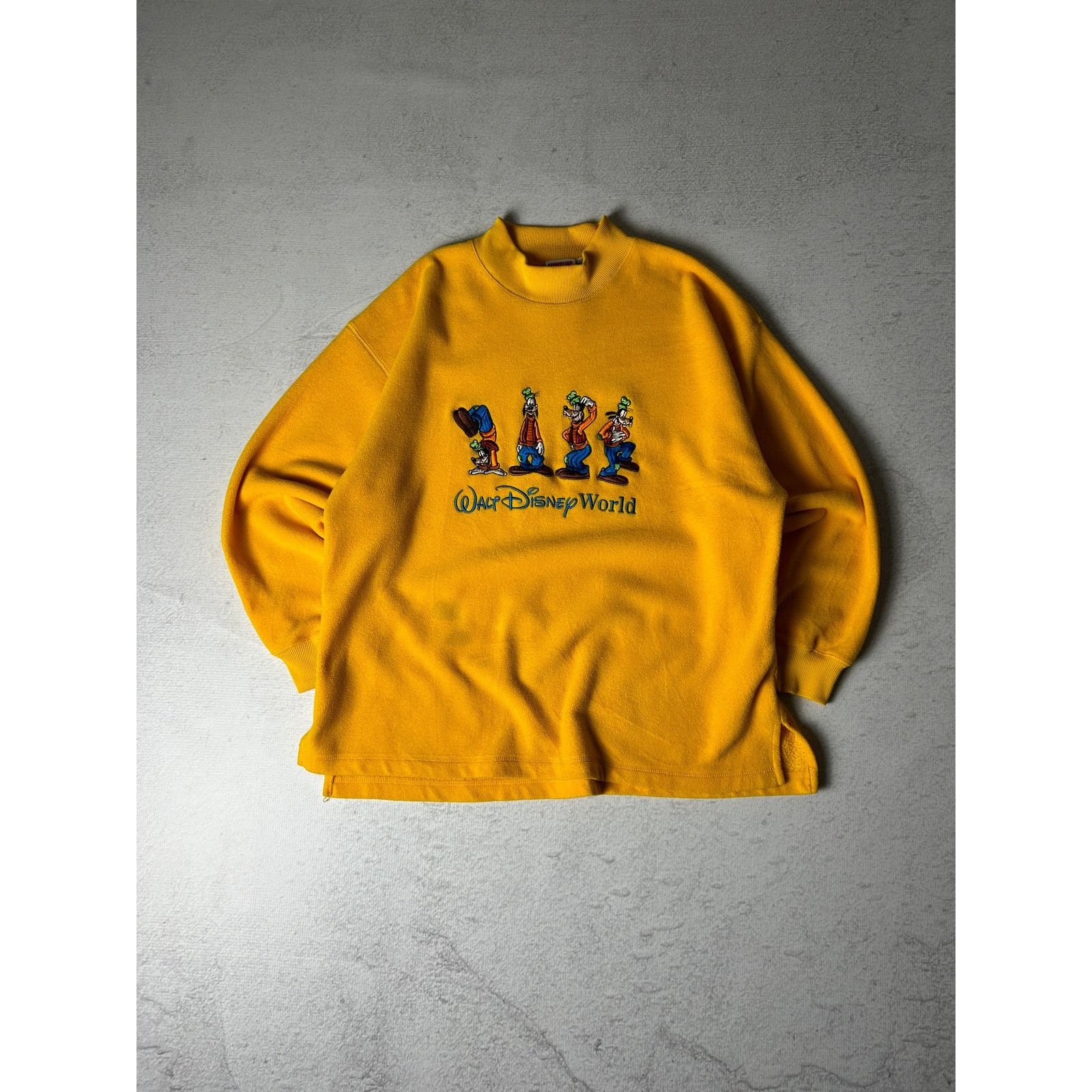 Disney Vintage Disney Goofy Fleece Yellow Sweatshirt - Men's Large Size US L / EU 52-54 / 3 - 1 Thumbnail
