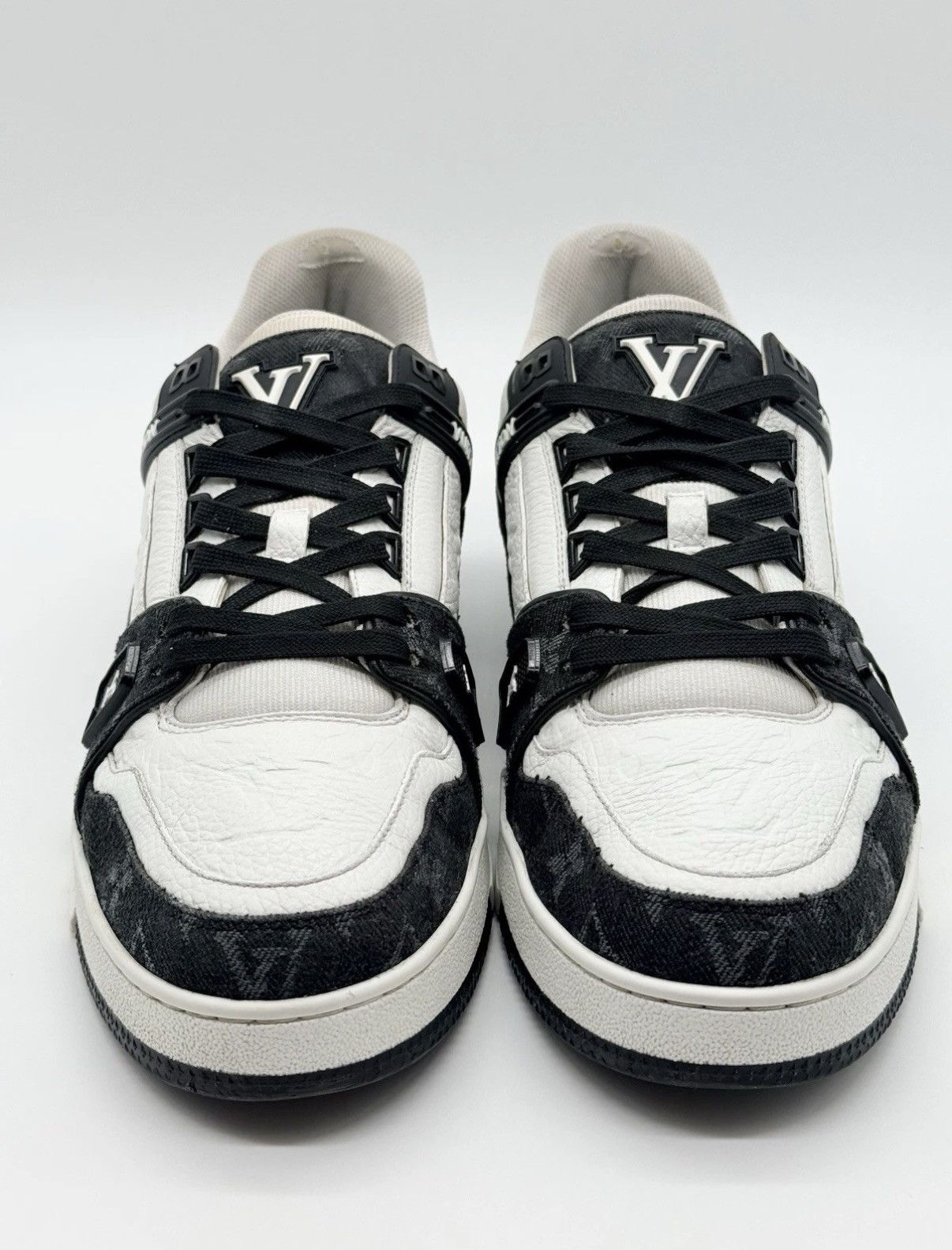 Louis Vuitton Size 10.5 - Louis Vuitton Trainer Low Black Size US 10.5 / EU 43-44 - 4 Thumbnail