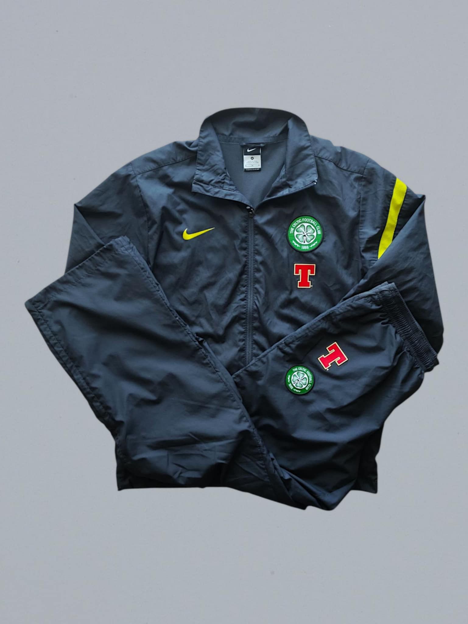 Vintage 2011–12 Nike x Celtic FC Baggy Tracksuit-Mens Medium