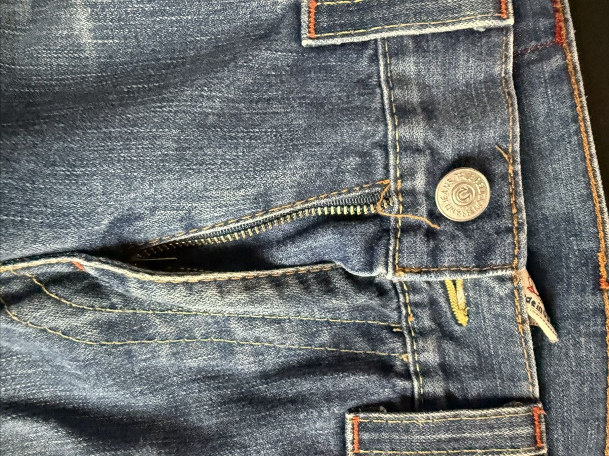 True Religion True Religion Joey Super T Flared Distressed Jean Size 33 Size US 33 - 6 Thumbnail