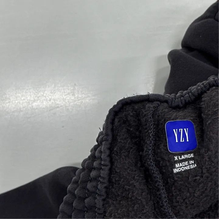 Balenciaga YEEZY x Gap x Balenciaga Gray Sweatpants 0079-2507 Size 30" / US 8 / IT 44 - 4 Thumbnail