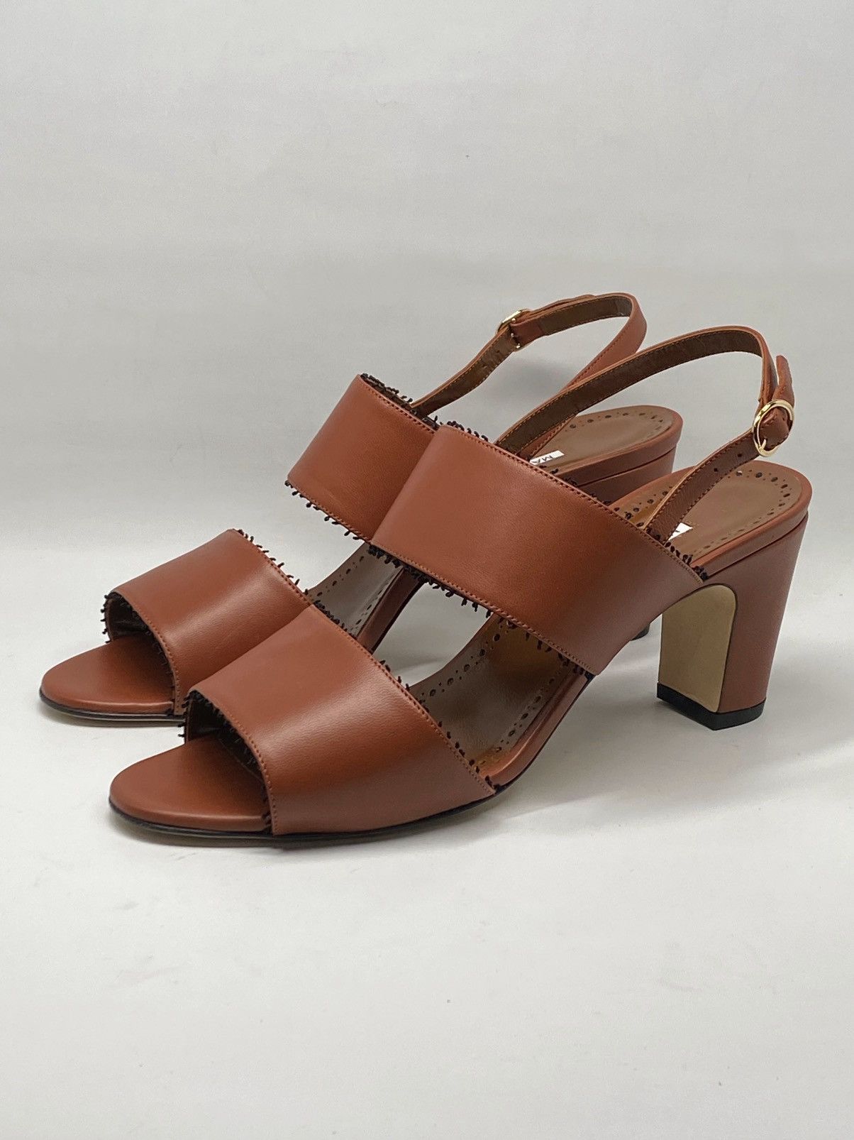 Manolo Blahnik Manolo Blahnik Persio Leather Sandals size 41 Size US 11 / IT 41 - 3 Thumbnail