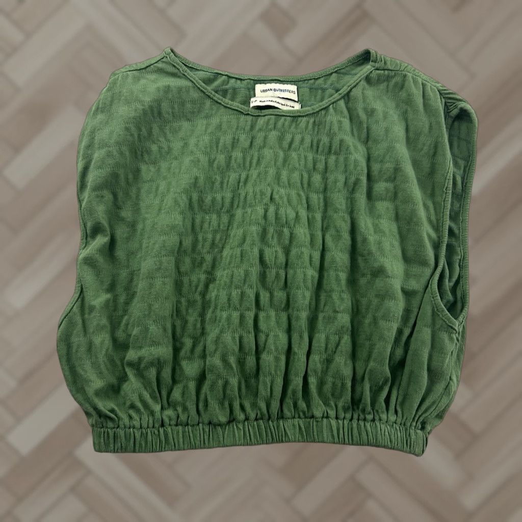 Urban Outfitters VINTAGE Urban Outfitters Cropped Cap Sleeve Top Women S Green Blouse Shirt Womens Cap Sleeve Cropped Green Urban Outfitters S Womens Size S / US 4 / IT 40 - 1 Thumbnail