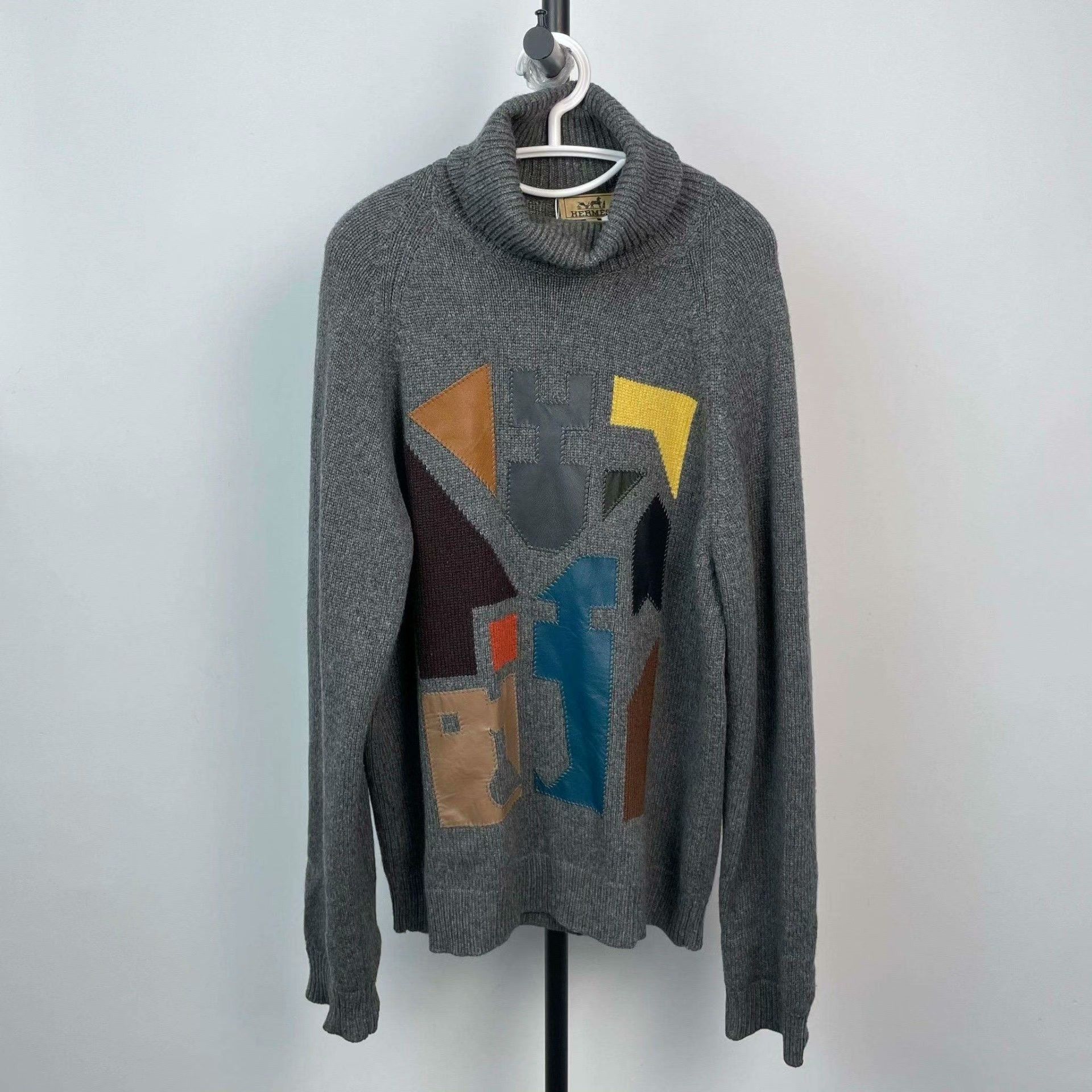 Hermes Hermes Gray Sweater XL Women Size XL / US 12-14 / IT 48-50 - 1 Thumbnail