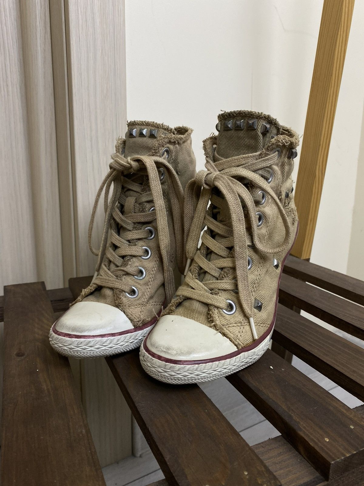 ASH Vintage Ash High studded Heels distressed Sneakers Trainers Size US 6 / IT 36 - 4 Thumbnail