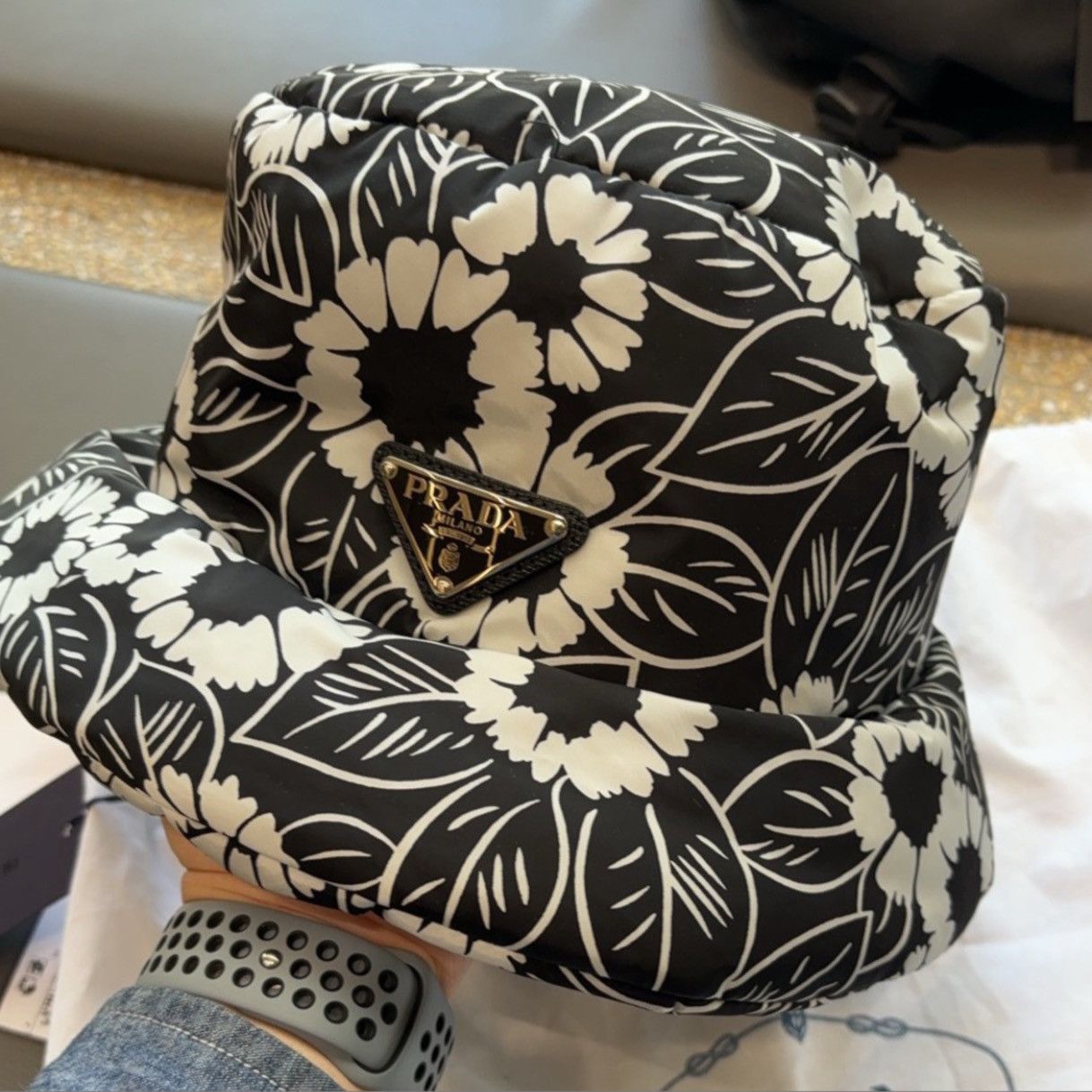 Prada Printed Nylon Bucket Hat Size ONE SIZE - 8 Thumbnail