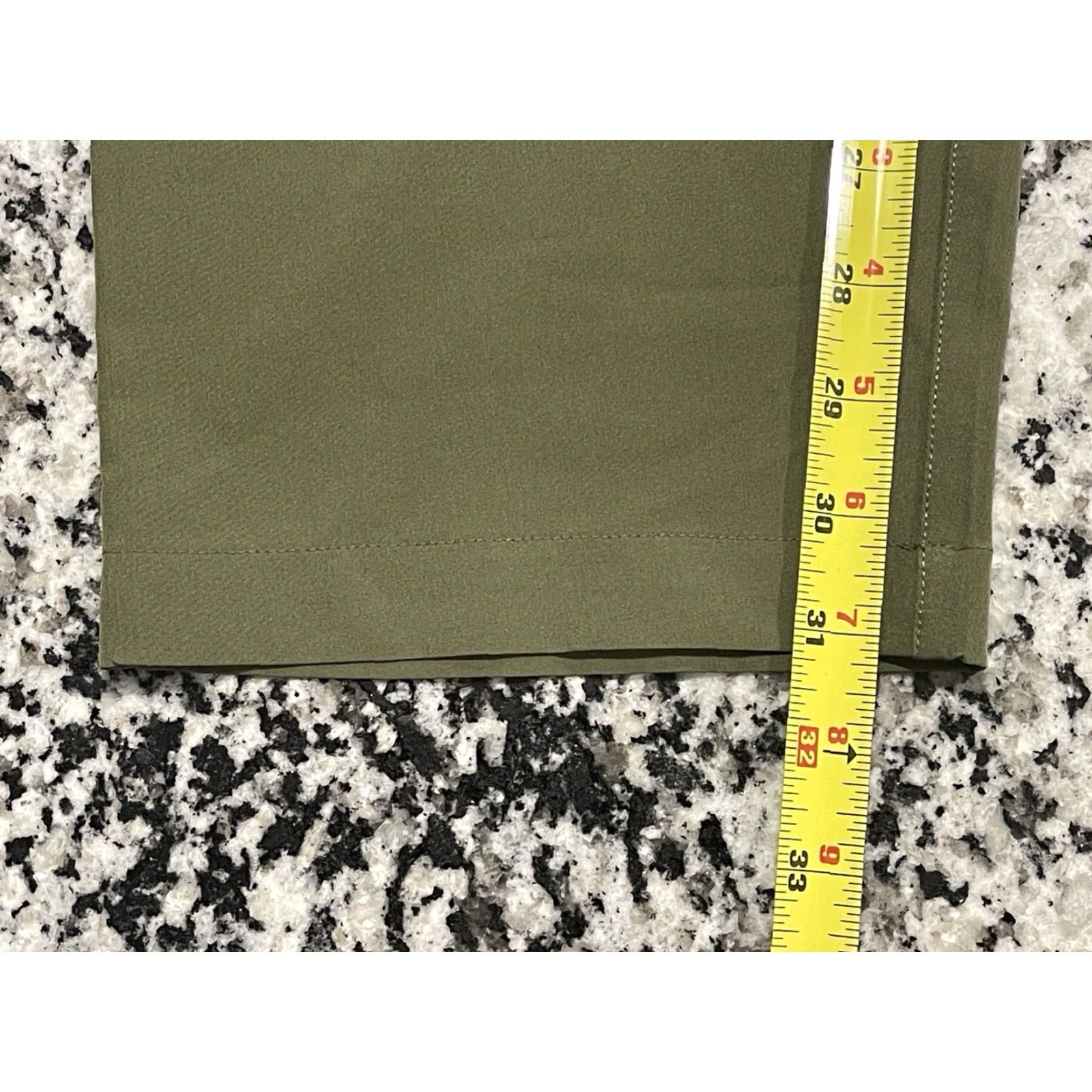 Fabletics Fabletics Pants Chino 39 Mens Regular Green Stretch Flat Front NWT Logo Casual Sports 31 Inseam 39 Waist Size US 39 - 6 Thumbnail