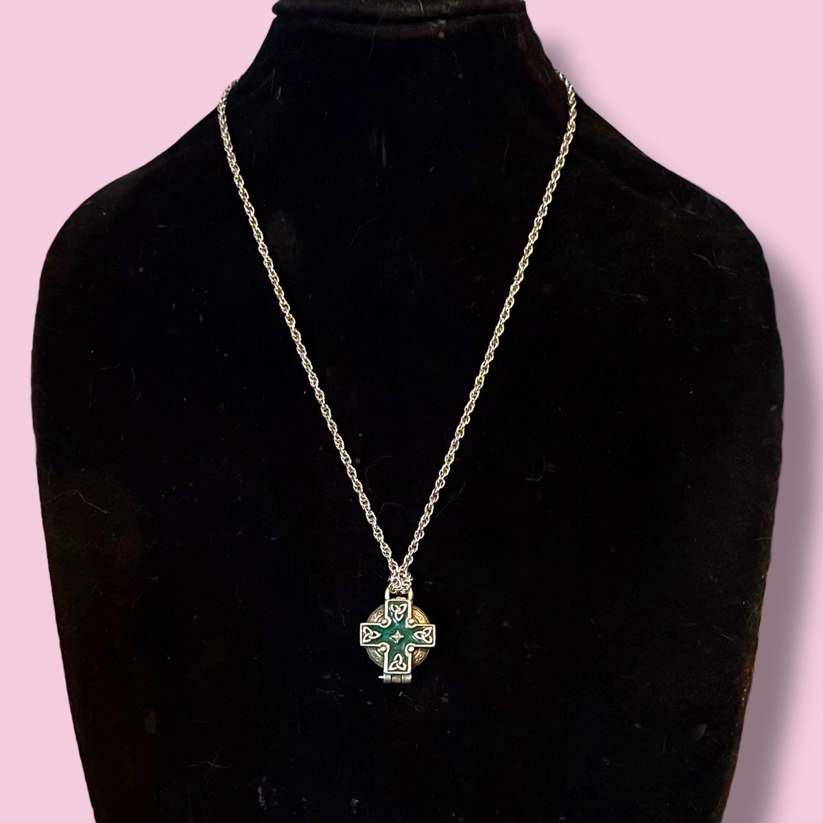 Other Silver tone Celtic cross memorial locket pendant necklace Size ONE SIZE - 1 Thumbnail