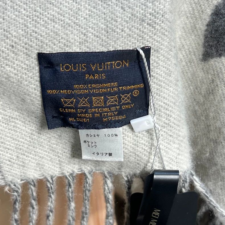 Louis Vuitton Louis Vuitton Grey mink pocket double face cashmere scarf Size ONE SIZE - 3 Thumbnail