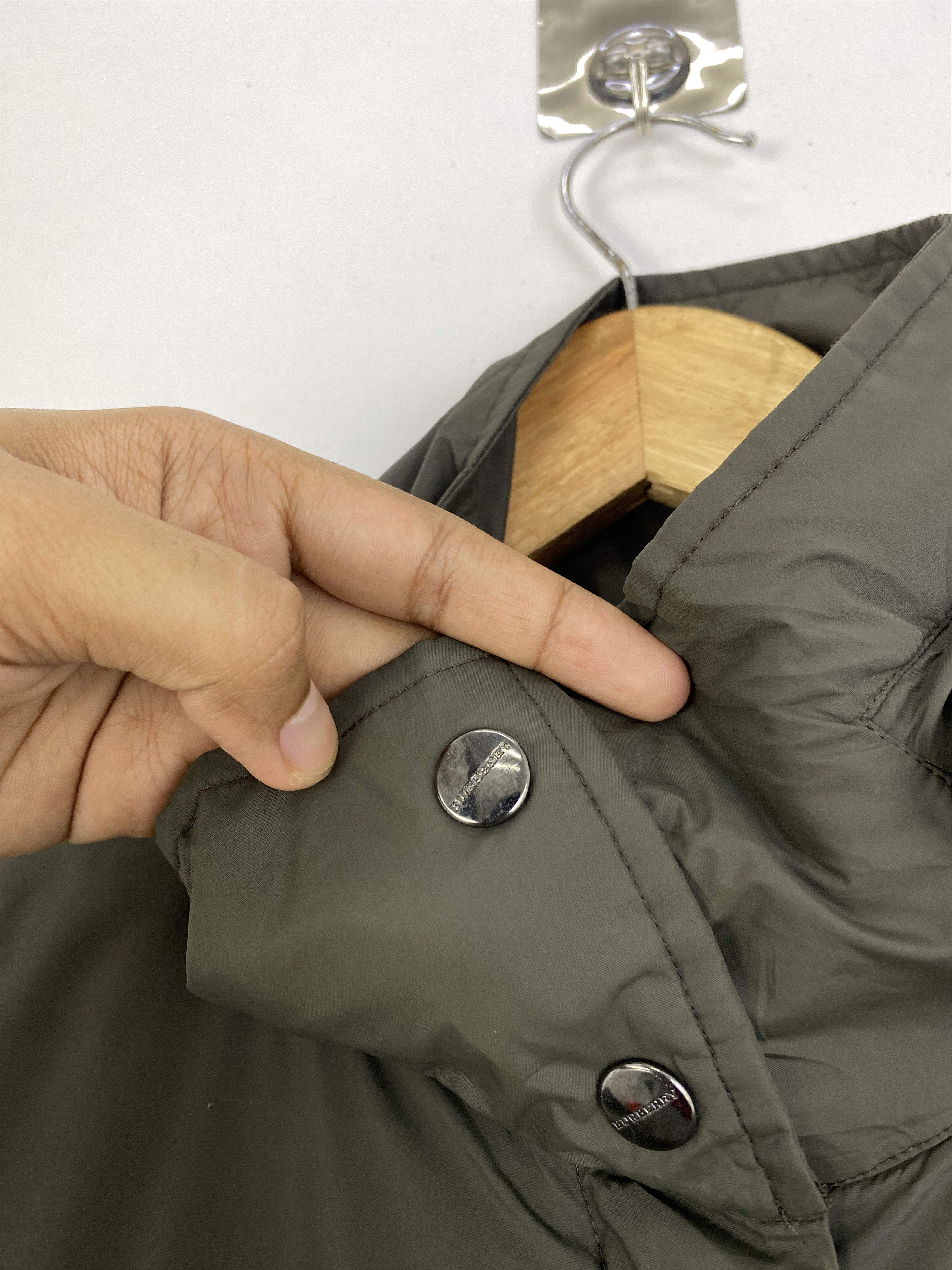 Burberry Vintage Burberry Olive Green Nylon Field Jacket JA0190 Size US L / EU 52-54 / 3 - 11 Thumbnail