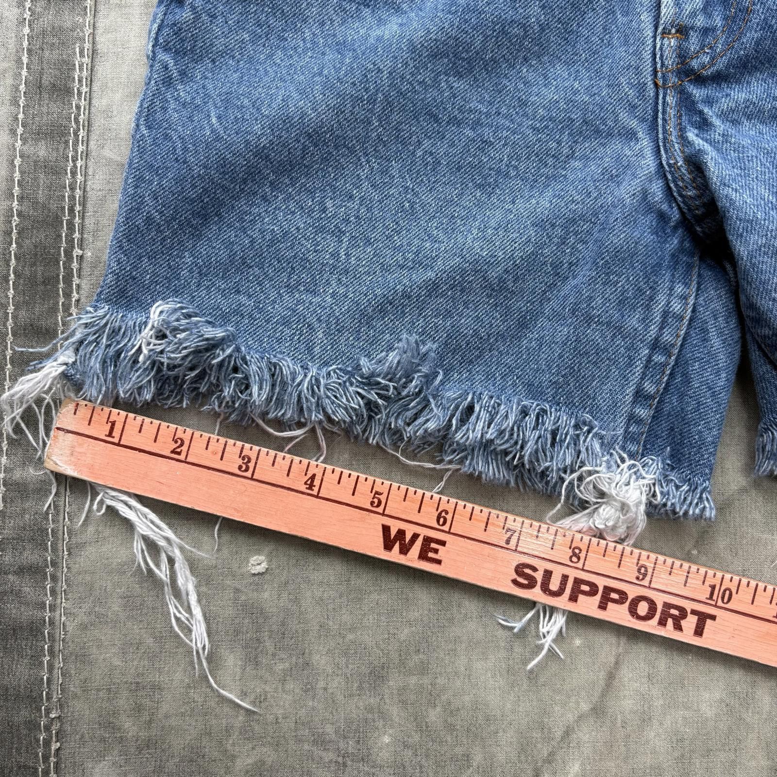 Levi's Vintage 80s Levi’s Orange Tab Cut Off Frayed Denim Shorts Size 28" / US 6 / IT 42 - 8 Thumbnail