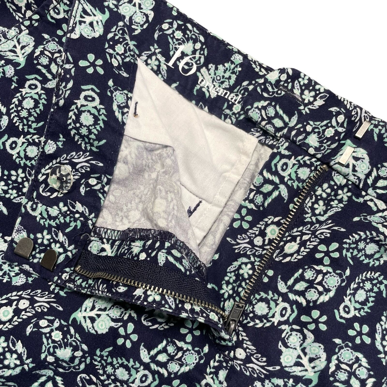 Loft NWOT Loft Cotton Paisley Shorts Size 38" / US 16 / IT 52 - 6 Thumbnail