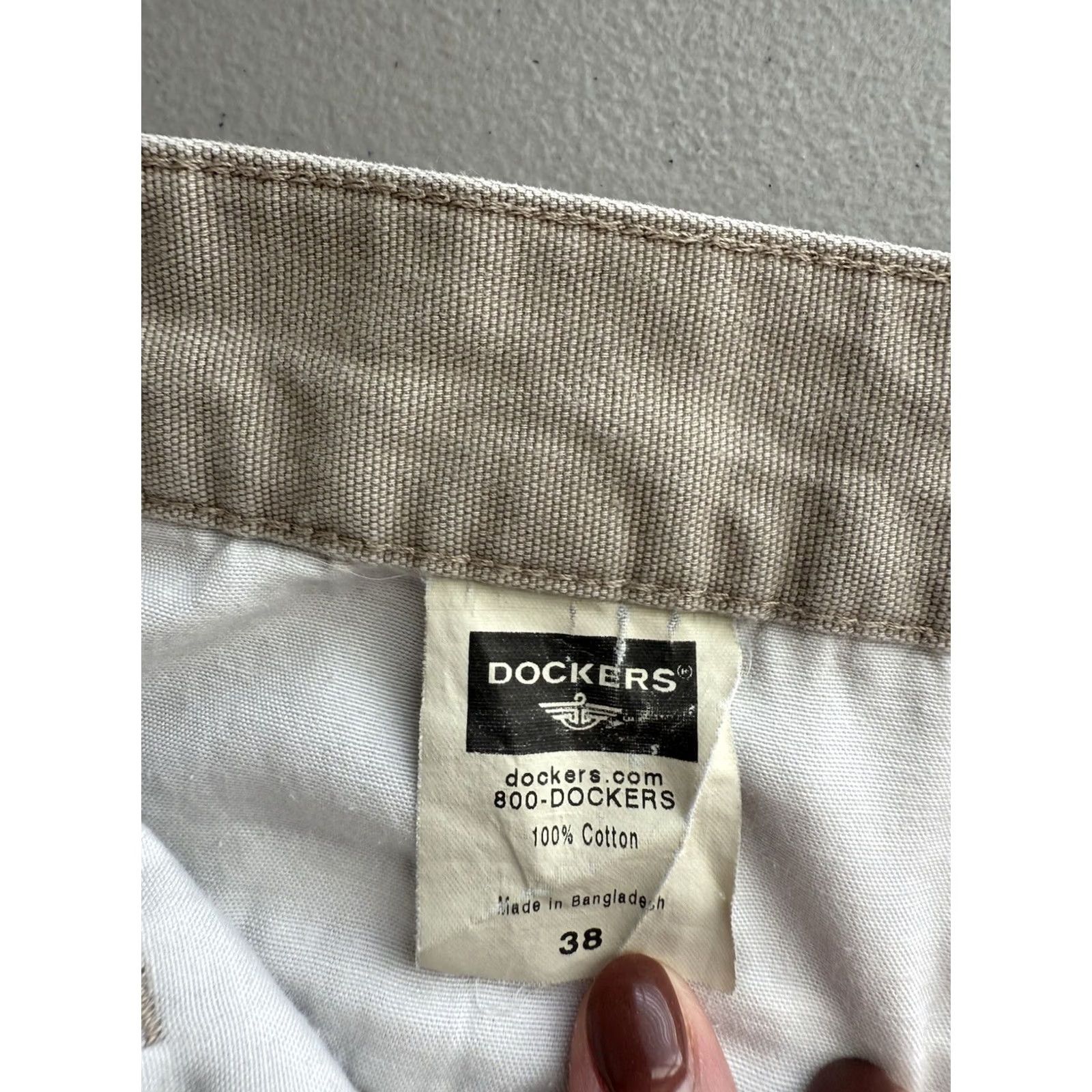Dockers Dockers Shorts Mens 38 Beige Cargo Pockets Flat Front Relaxed Fit Hike Fish Size US 38 / EU 54 - 4 Thumbnail