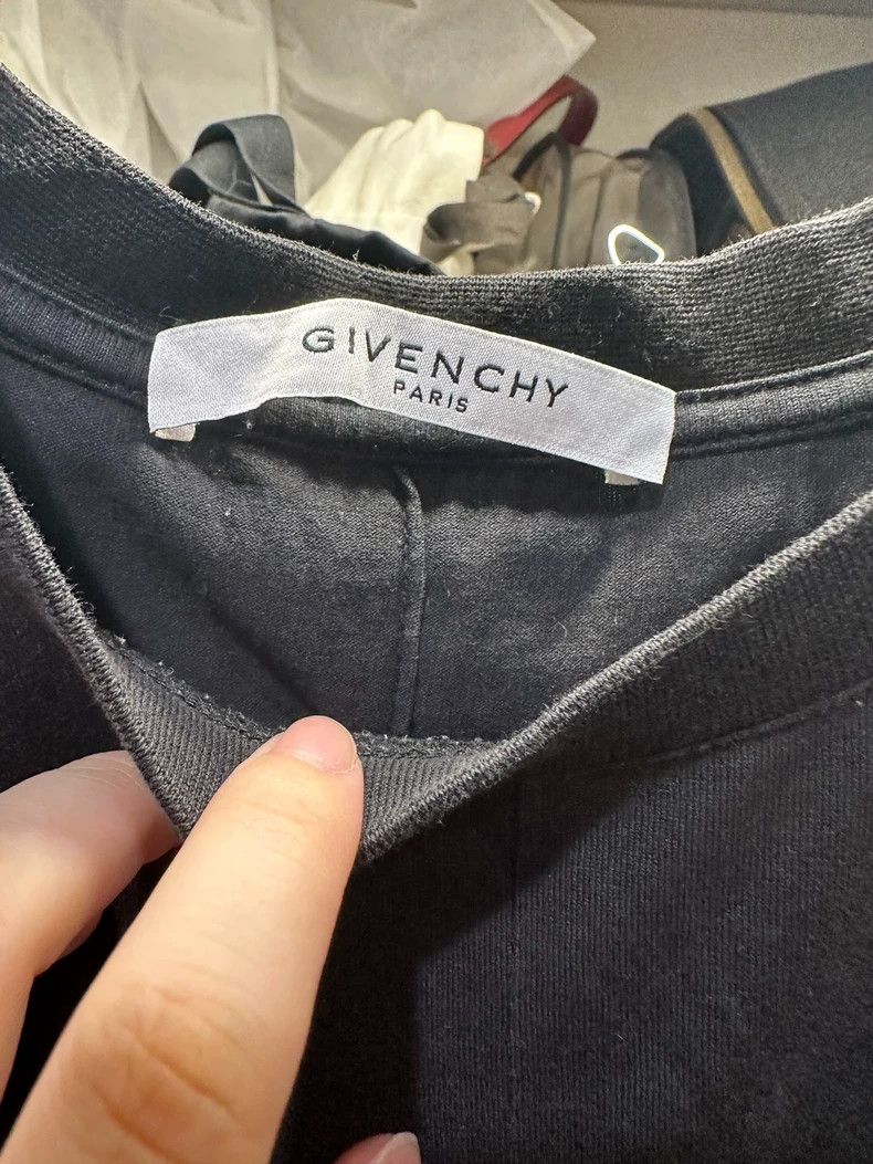 Givenchy Givenchy Black short sleeve t deer, size XS Size US XS / EU 42 / 0 - 2 Thumbnail