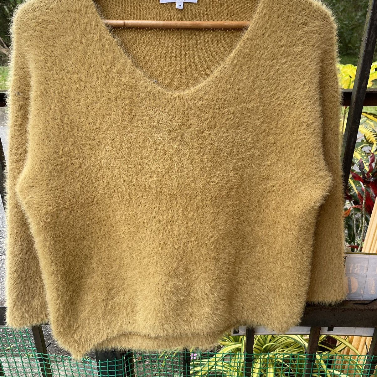 Global Work × Japanese Brand × Vintage 🔥Vintage Global Work Henley Women Wool Mohair Crop Tops Size M / US 6-8 / IT 42-44 - 4 Thumbnail
