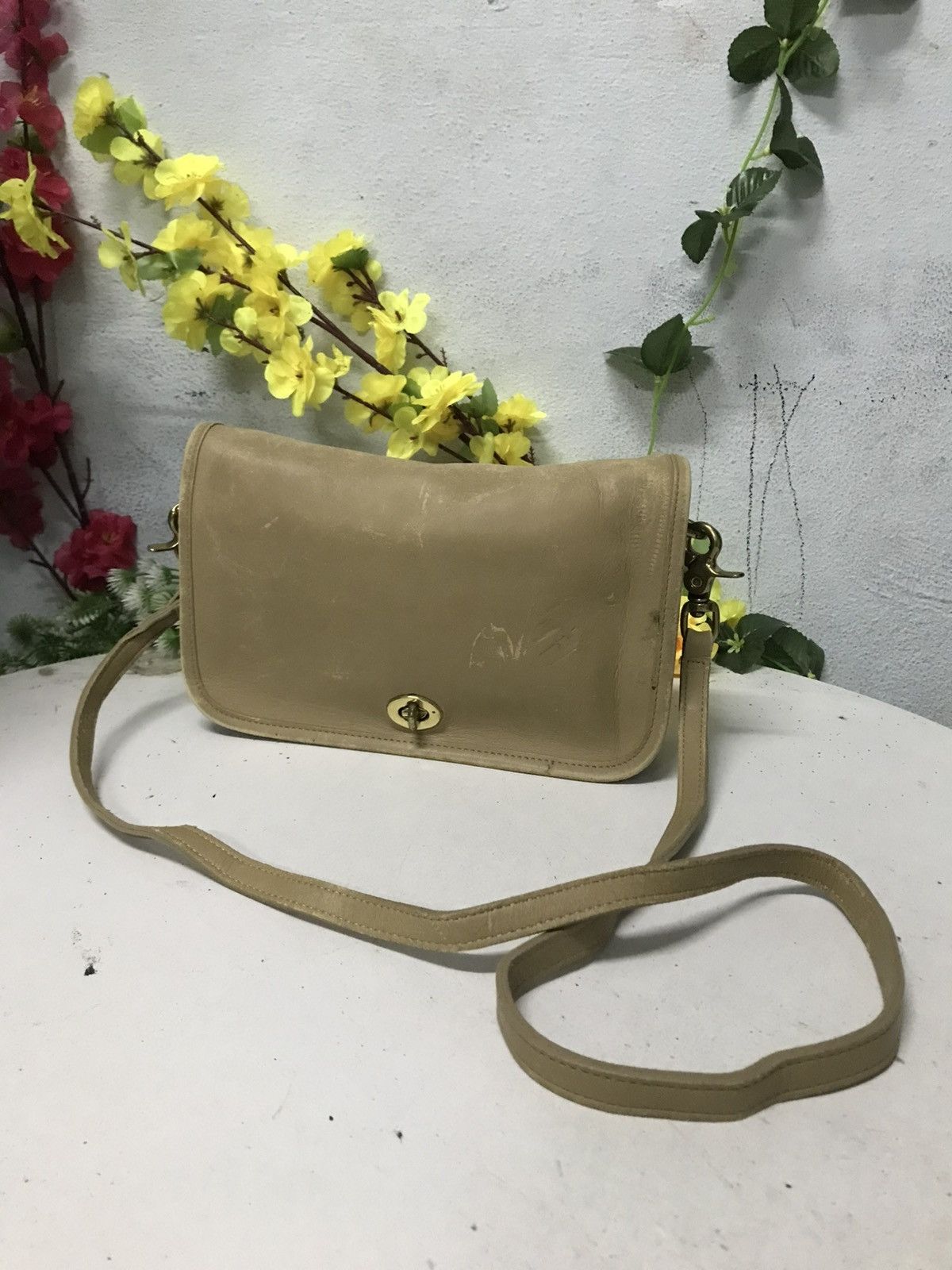 Coach Vintage Leather Coach Shoulder Size ONE SIZE - 1 Thumbnail