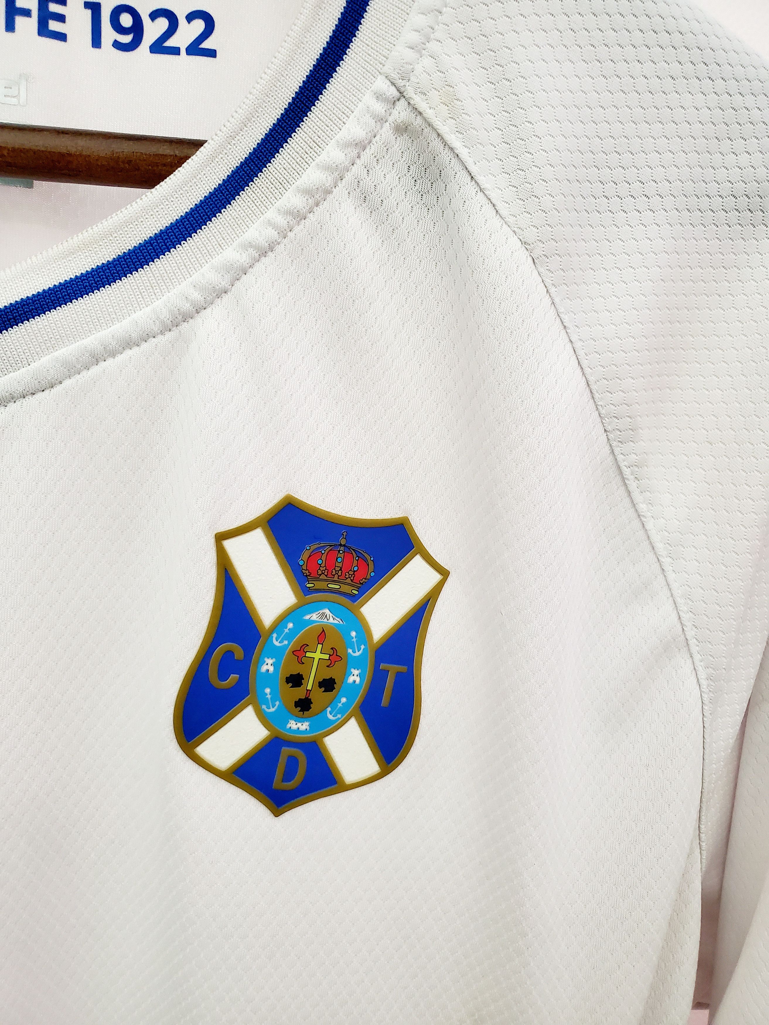 Hummel CD TENERIFE 2020 2021 Home Shirt Soccer Jersey Hummel M Size US M / EU 48-50 / 2 - 3 Thumbnail