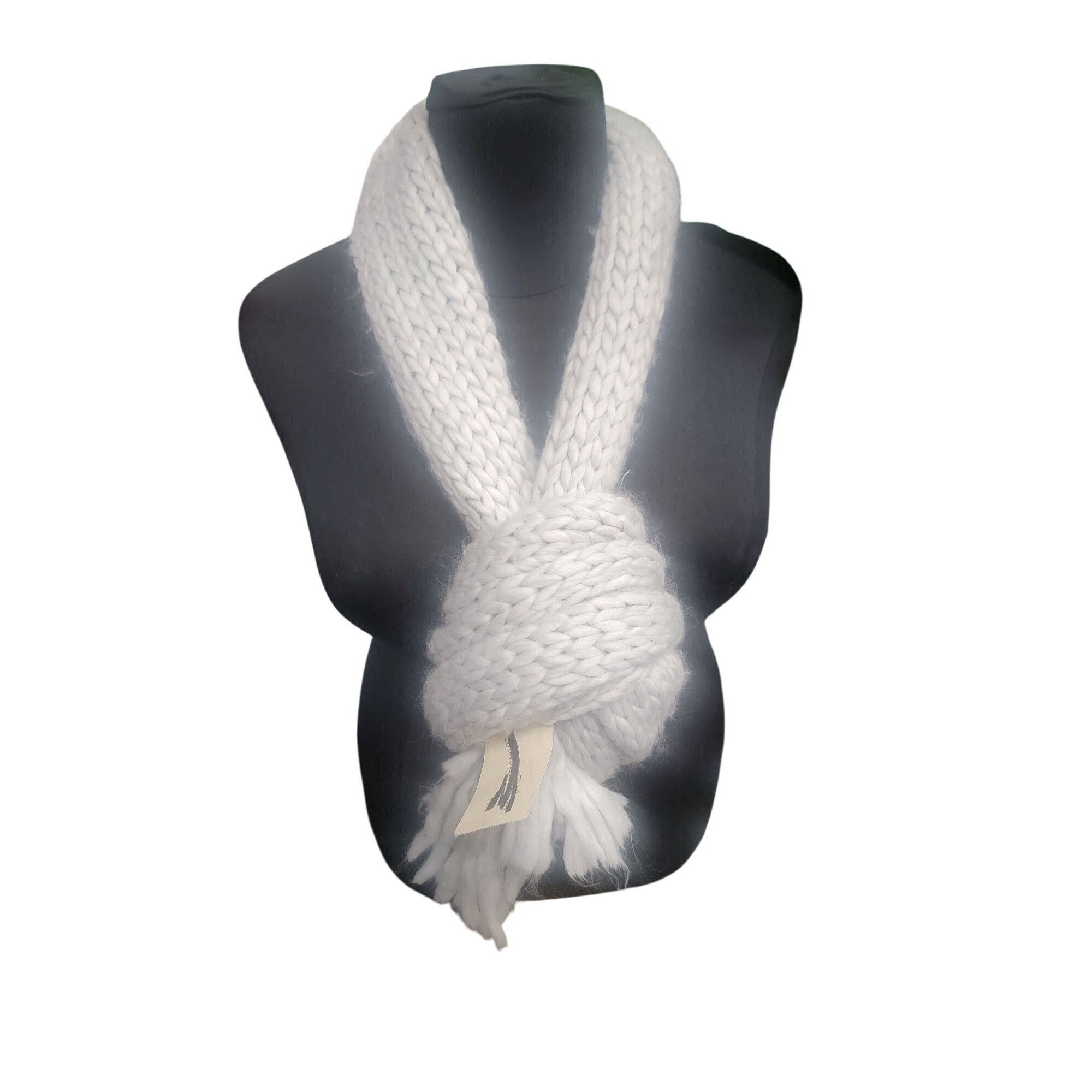 Other Hand-Knit White Acrylic Scarf With Tassels Size ONE SIZE - 1 Thumbnail