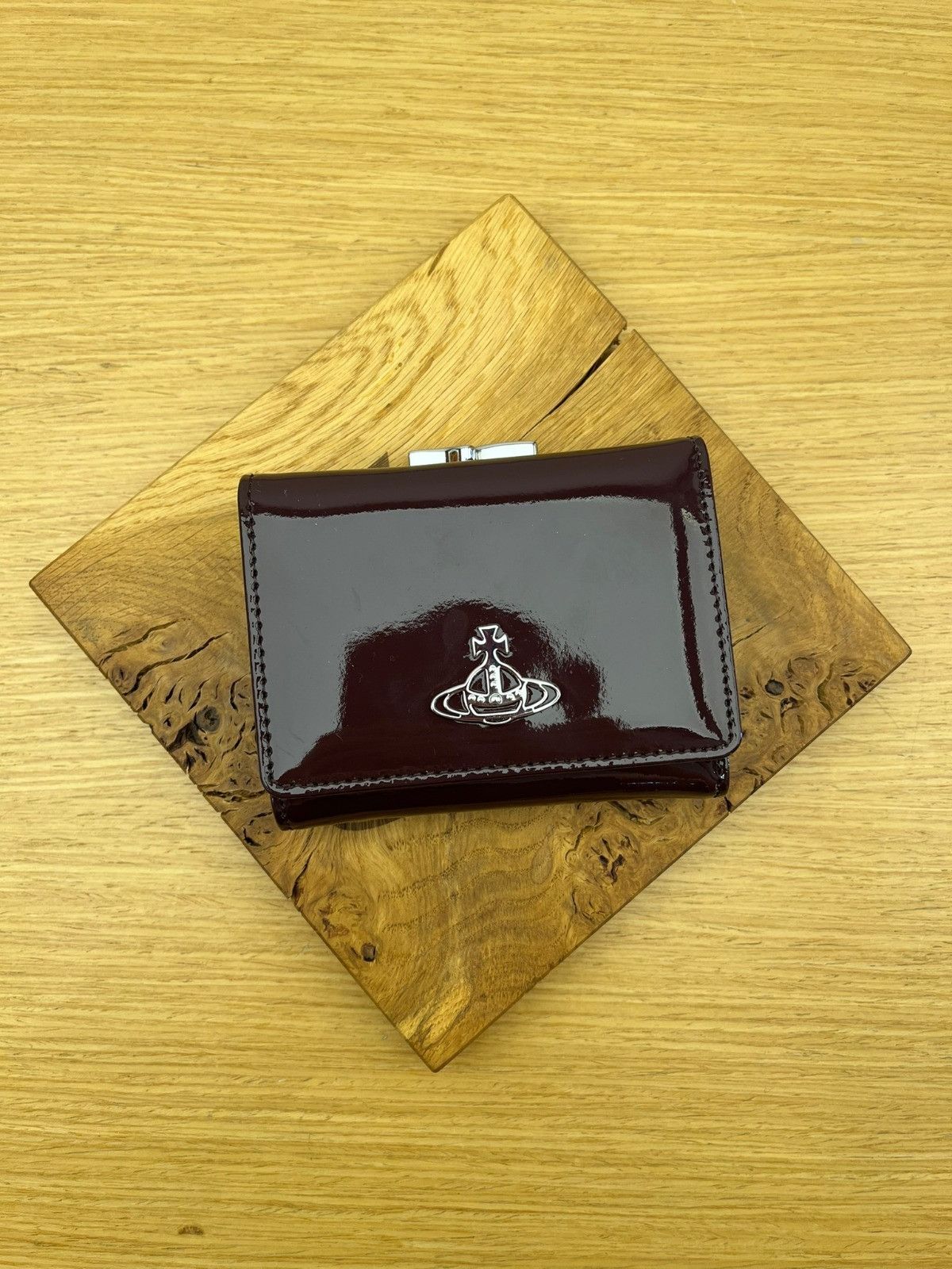 o1f1d3z0825 Size: OS / Small Frame Wallet in Brown