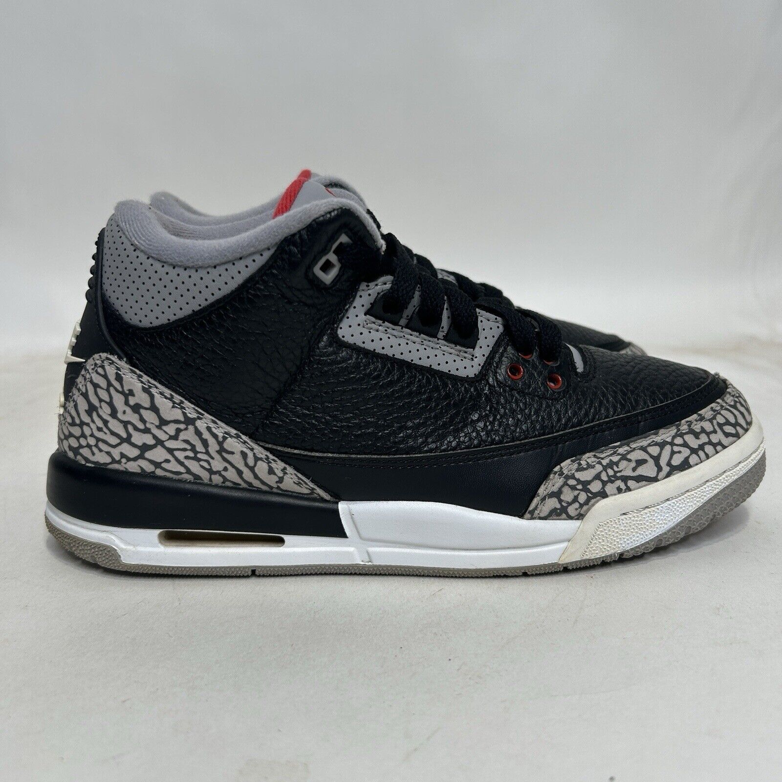 Nike Nike Shoes Air Jordan Retro 3 BG “Black Cement” 2018 Size US 8.5 / IT 38.5 - 4 Thumbnail