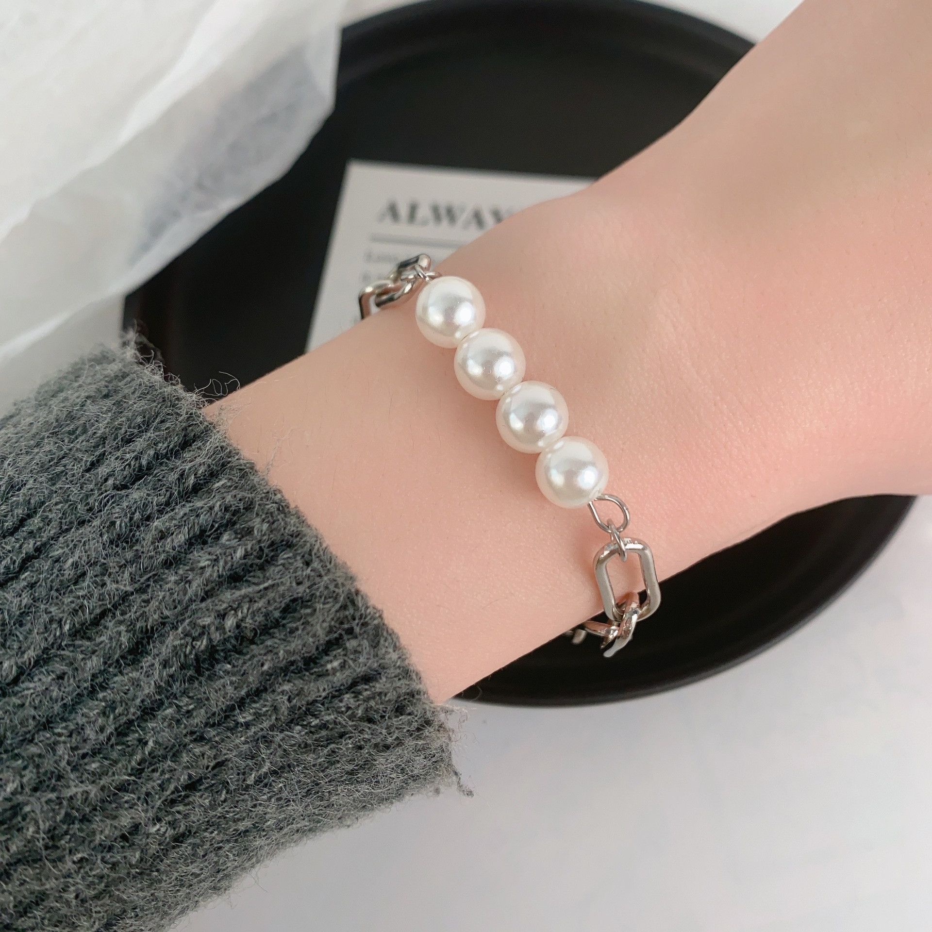 Jewelry Pearl Future Bracelet Y2K Punk Chain Gotch Bracelets Chains Size ONE SIZE - 1 Thumbnail