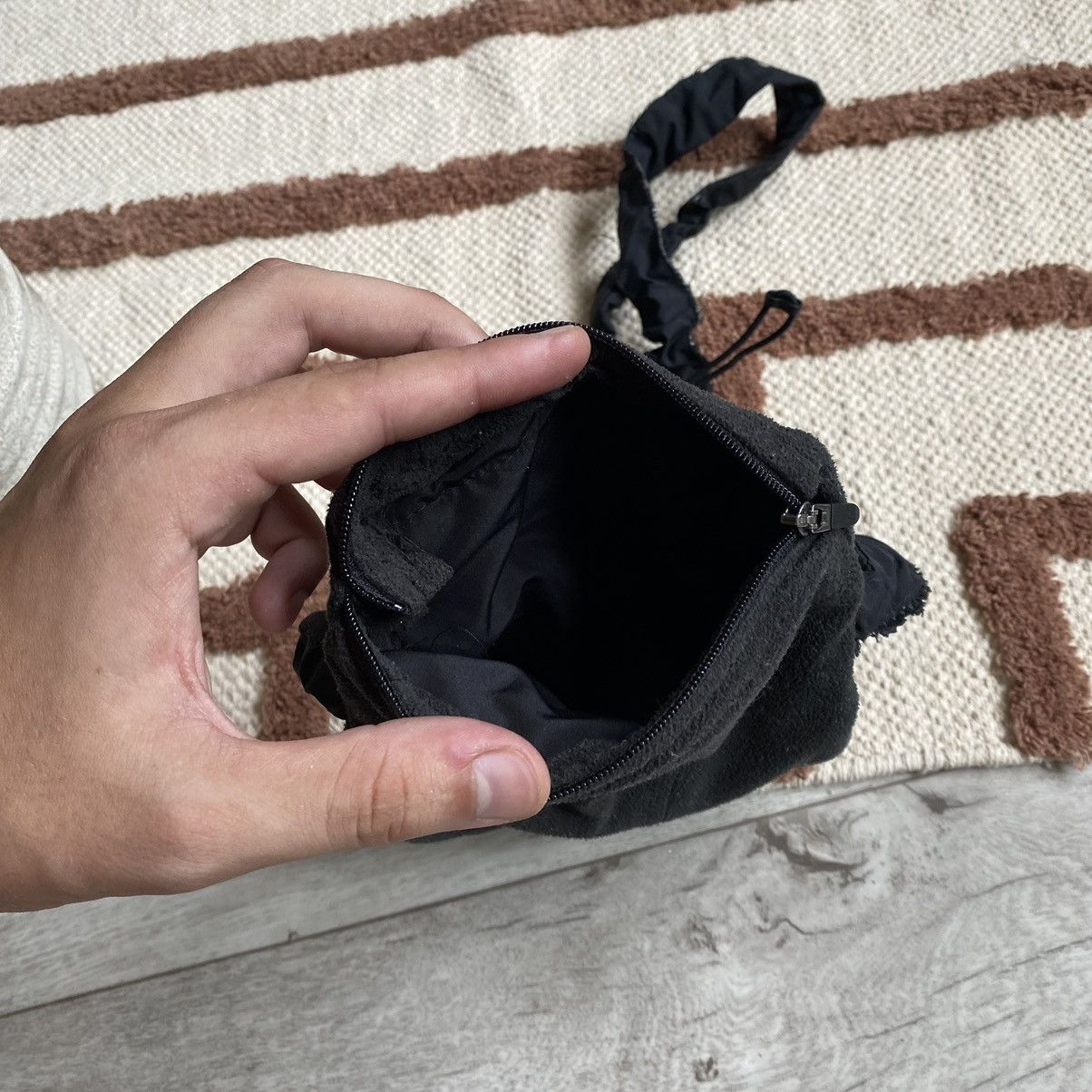The North Face THE NORTH FACE RECYCLE 1 of 1 FLEECE CROSSBODY BAG Size ONE SIZE - 5 Thumbnail