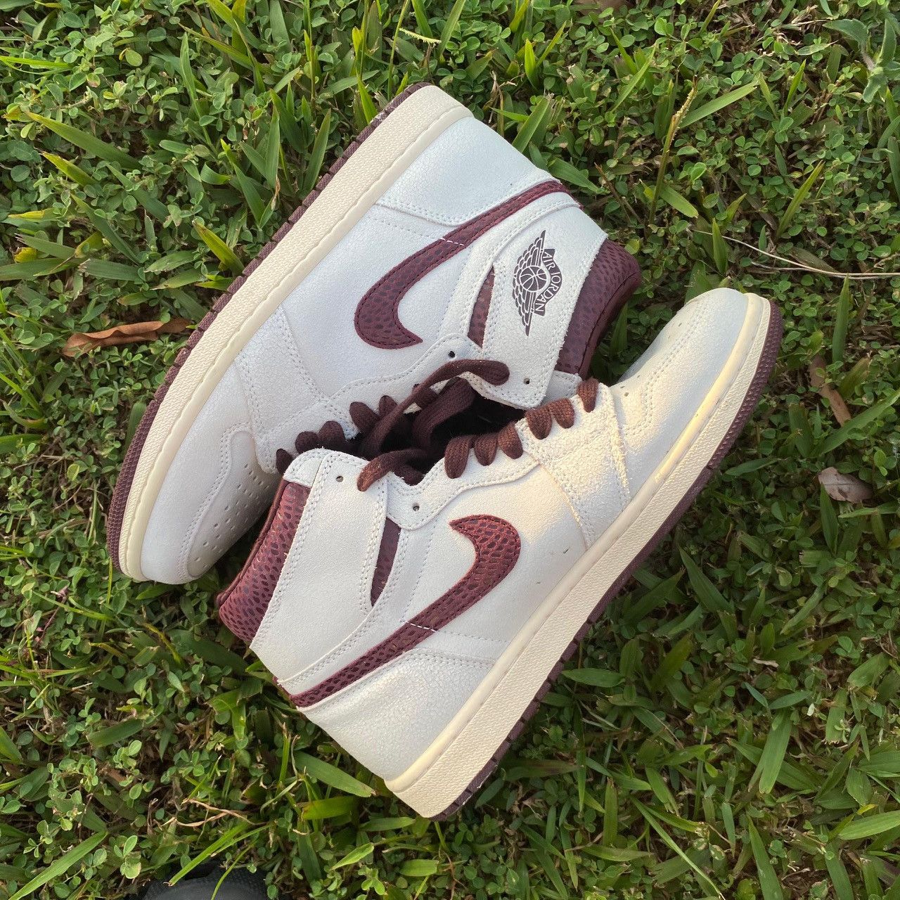 Air Jordan 1 Retro High OG A Ma Maniére “Burgundy Crush”