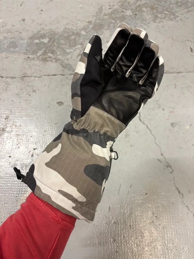 Balenciaga SS2025 Balenciaga Camo Pattern Ski Winter Gloves Size ONE SIZE - 2 Thumbnail