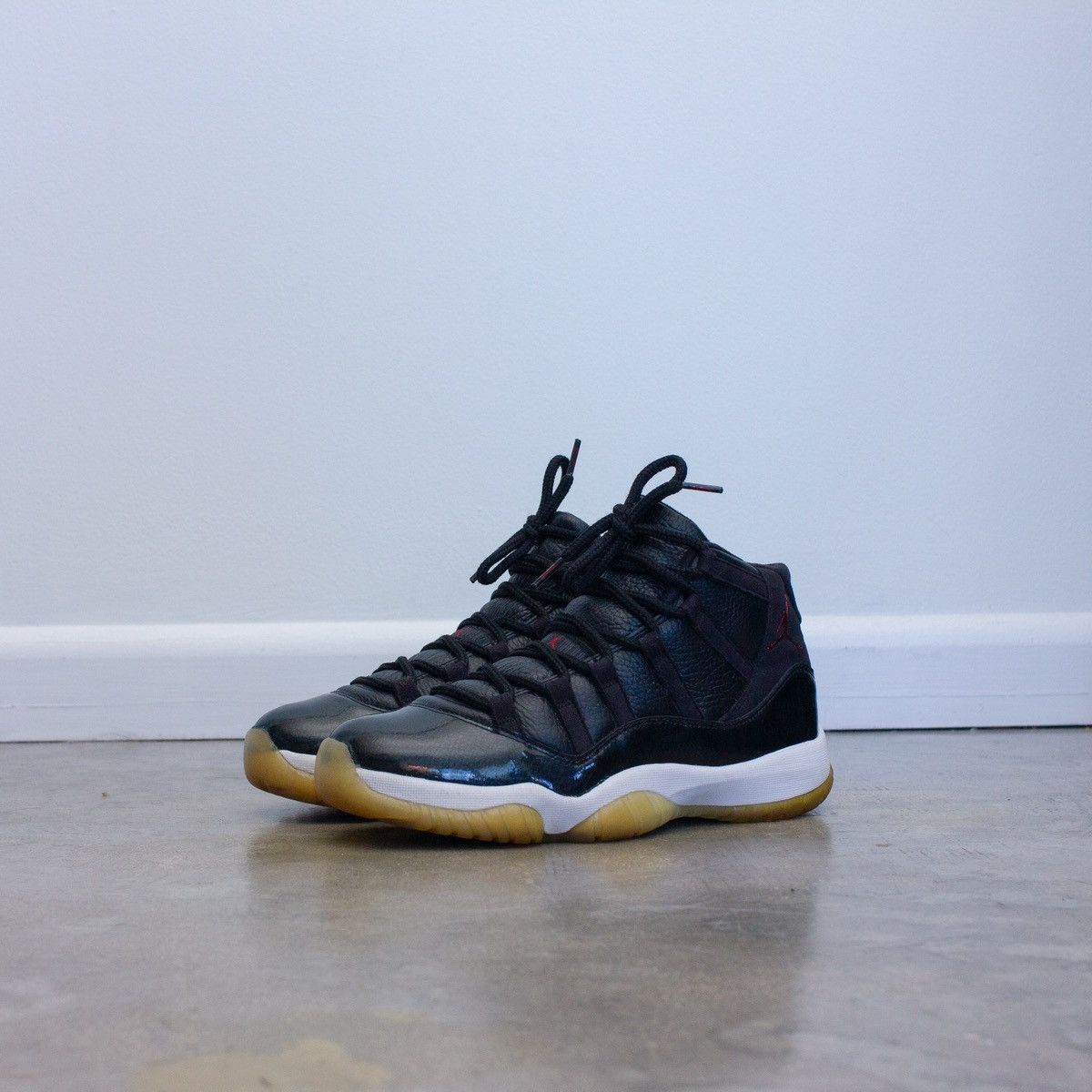 Jordan Brand Air Jordan 11 Retro 2015 '72-10' - 378037 002 Size US 8 / EU 41 - 1 Thumbnail