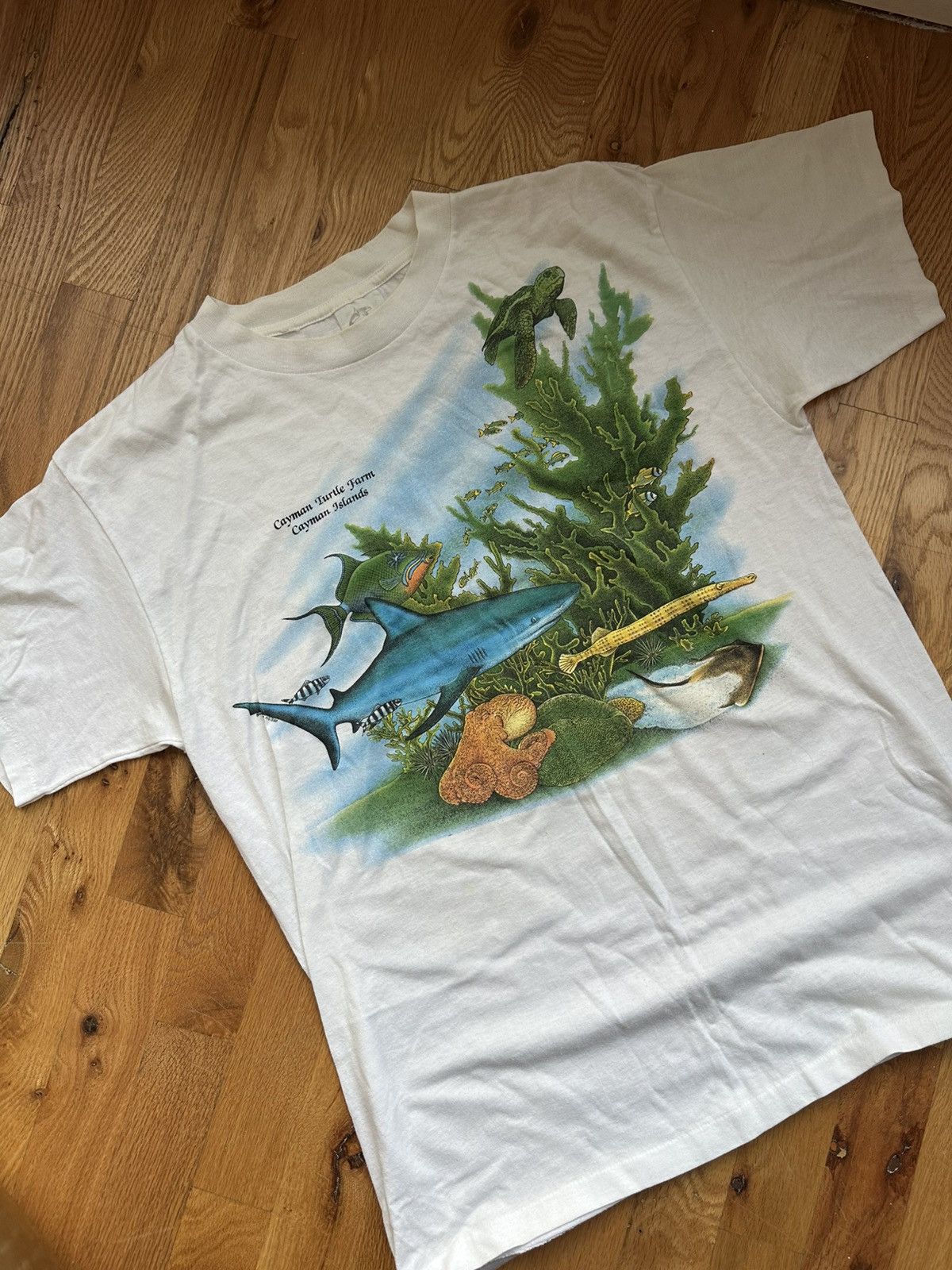 Vintage Vintage Cayman Islands T Shirt Size US L / EU 52-54 / 3 - 1 Thumbnail