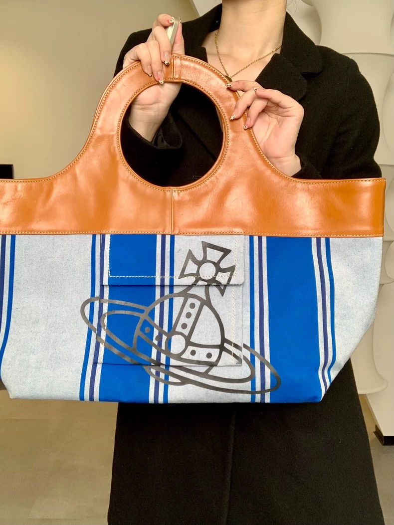Vivienne Westwood Vivienne Westwood size os Vinyl patch shoulder bag Size ONE SIZE - 1 Thumbnail