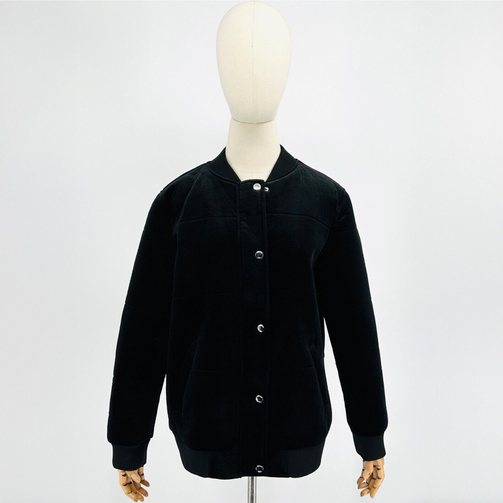 Members Only NWT Members Only Black Velvet Bomber Jacket Size M / US 6-8 / IT 42-44 - 1 Thumbnail