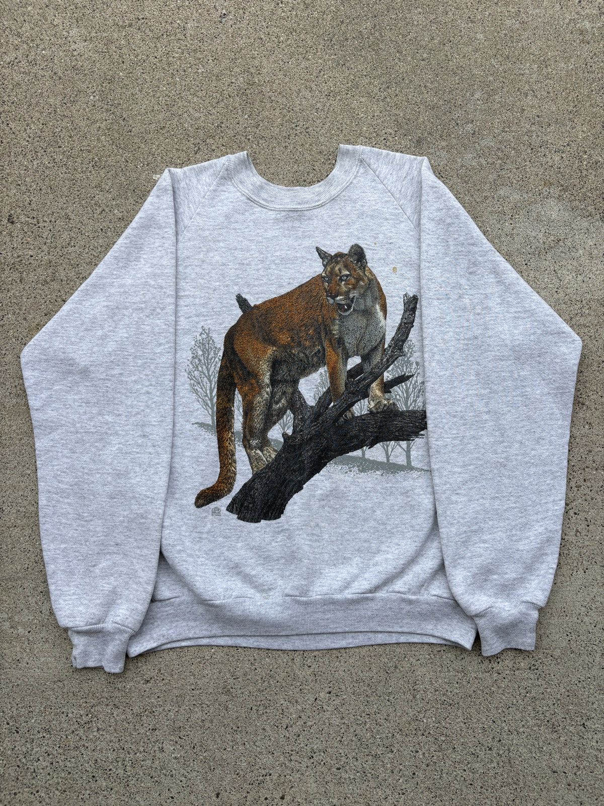 Jerzees × Vintage Vintage 1990 JERZEES Cougar On A Tree Grey Sweater Size XL Size US XL / EU 56 / 4 - 1 Thumbnail