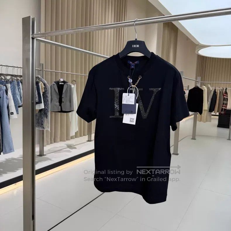Louis Vuitton Louis Vuitton 25 black sequin logo chain short sleeve Size US M / EU 48-50 / 2 - 1 Thumbnail