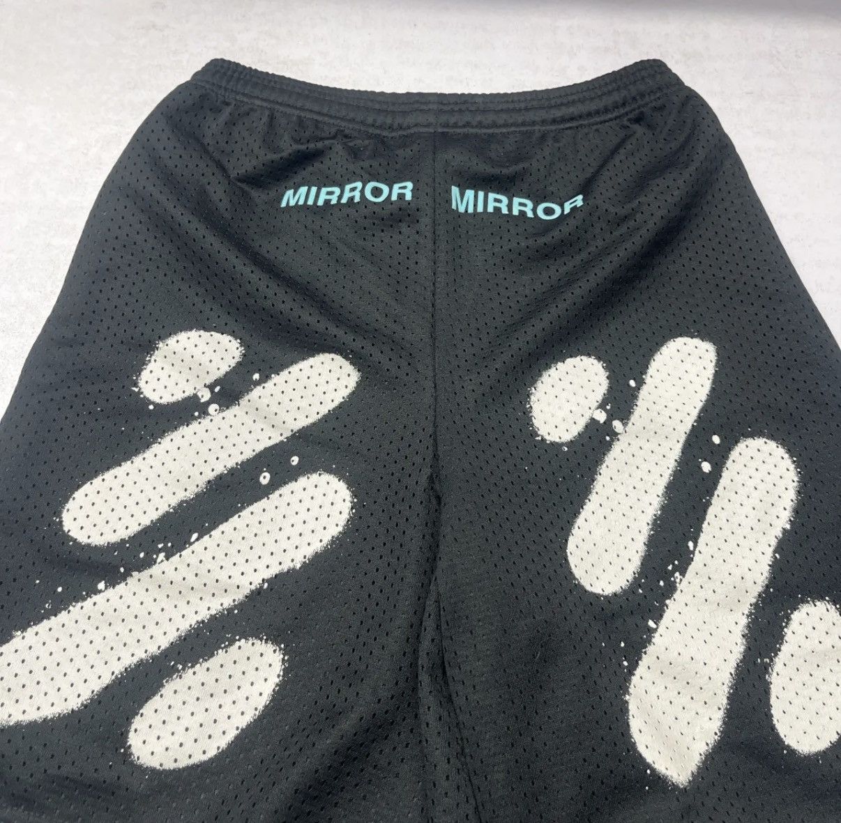 Off-White Off-White Diagonal Spray Mesh Shorts Size US 28 / EU 44 - 6 Thumbnail