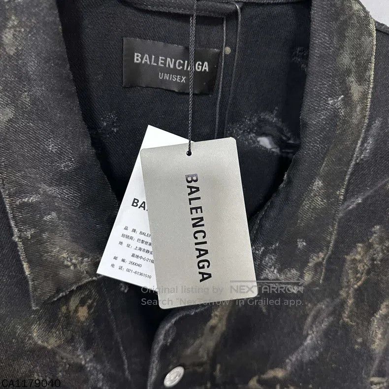 Balenciaga Balenciaga Distressed Denim Jacket with Mud Dyeing Size US S / EU 44-46 / 1 - 5 Thumbnail