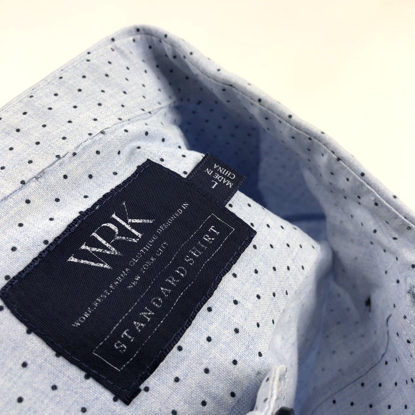 Vintage WRK STANDARD FIT Lg Mens Button Front Long Sleeve Cotton Polka Dot Casual Shirt Size US L / EU 52-54 / 3 - 2 Thumbnail