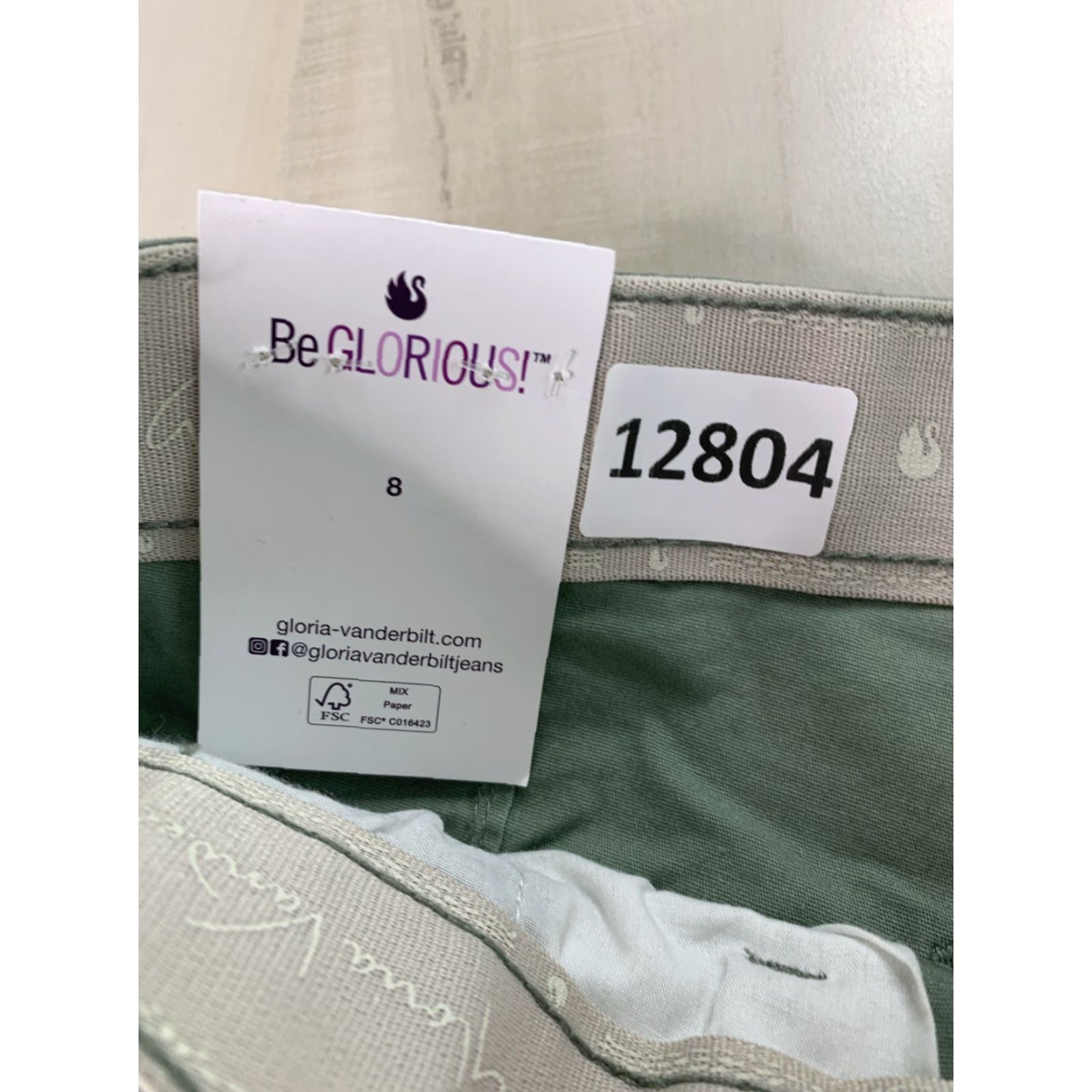 Gloria Vanderbilt Gloria Vanderbilt Garden Sage Cargo Capri Womens 8 NWD-12804 Size ONE SIZE - 6 Thumbnail